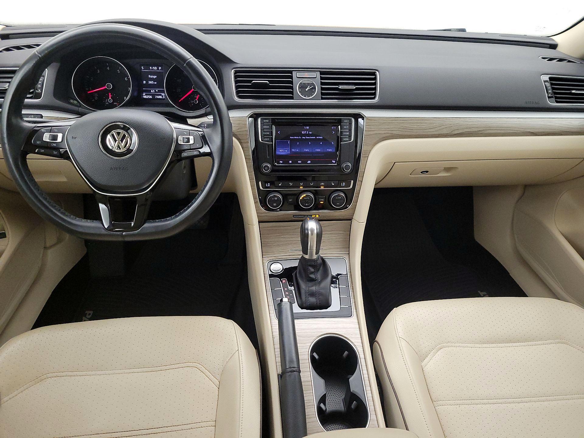 Thumbnail: 2017 Volkswagen Passat - 9