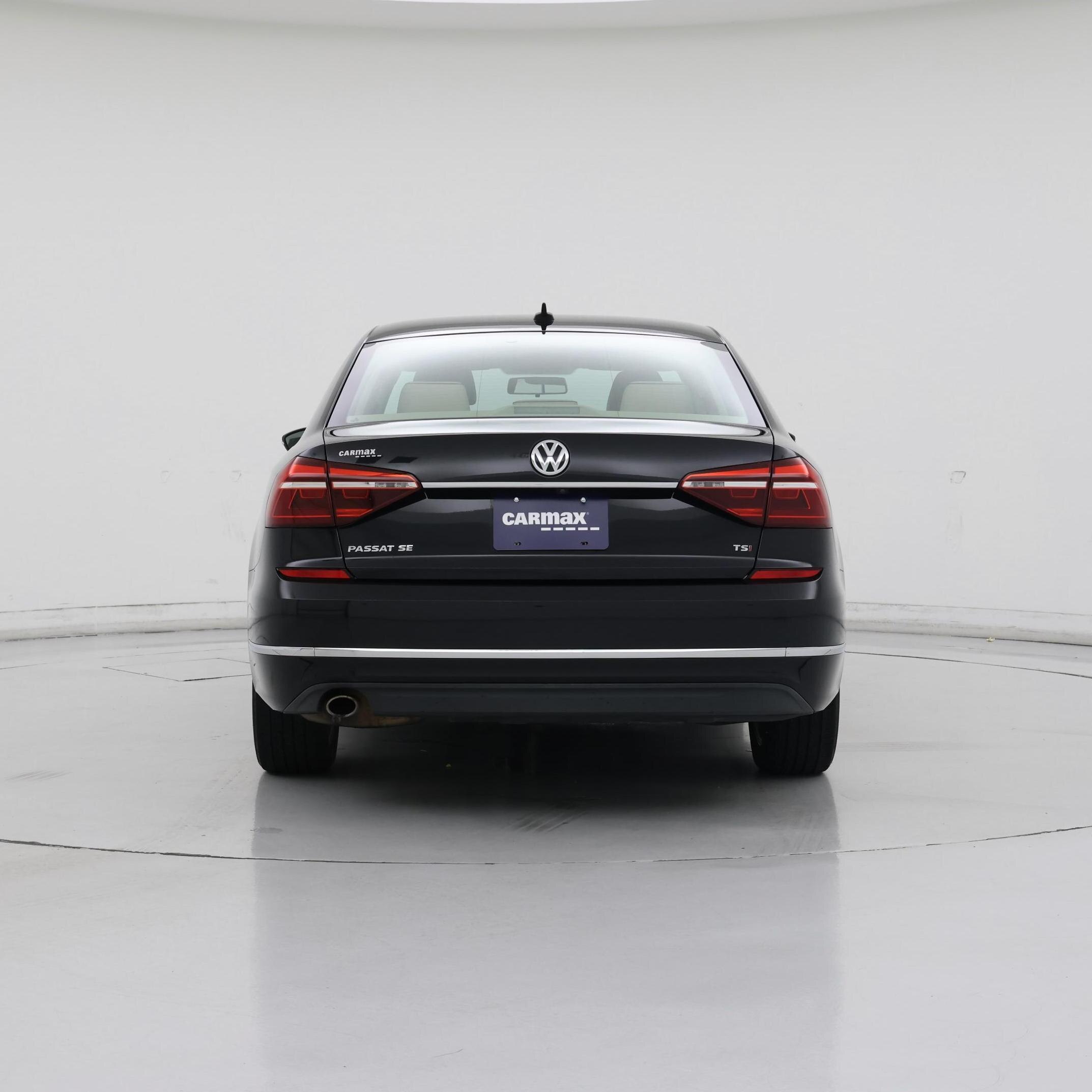 Thumbnail: 2017 Volkswagen Passat - 6