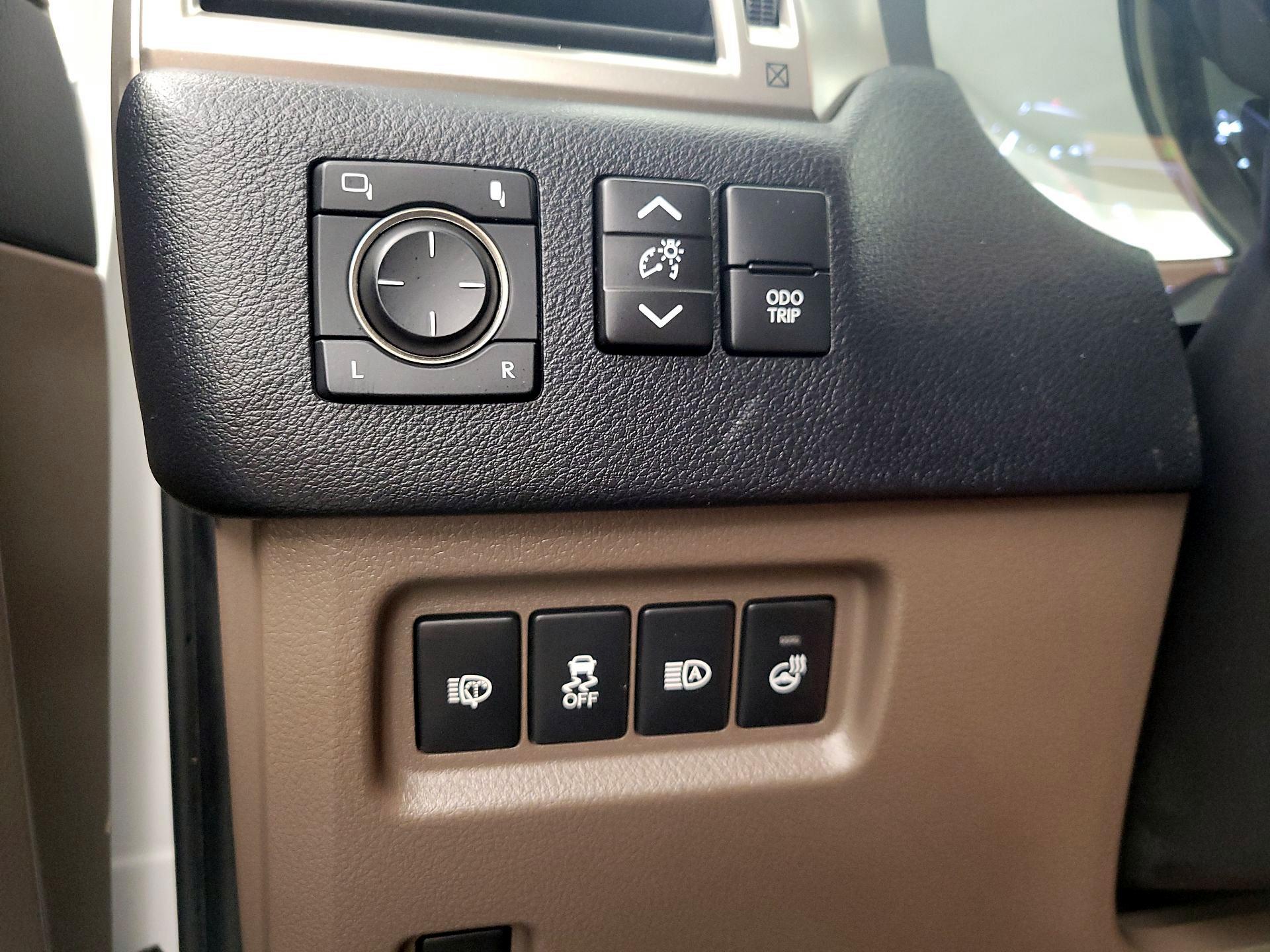 Thumbnail: 2021 Lexus GX - 13