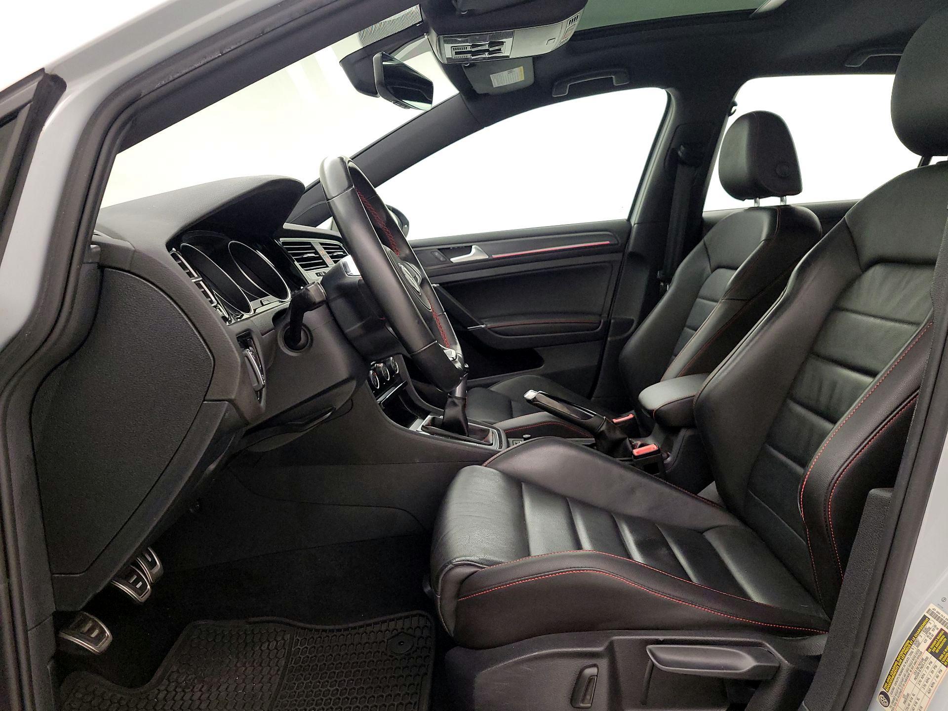 Thumbnail: 2020 Volkswagen Golf - 11