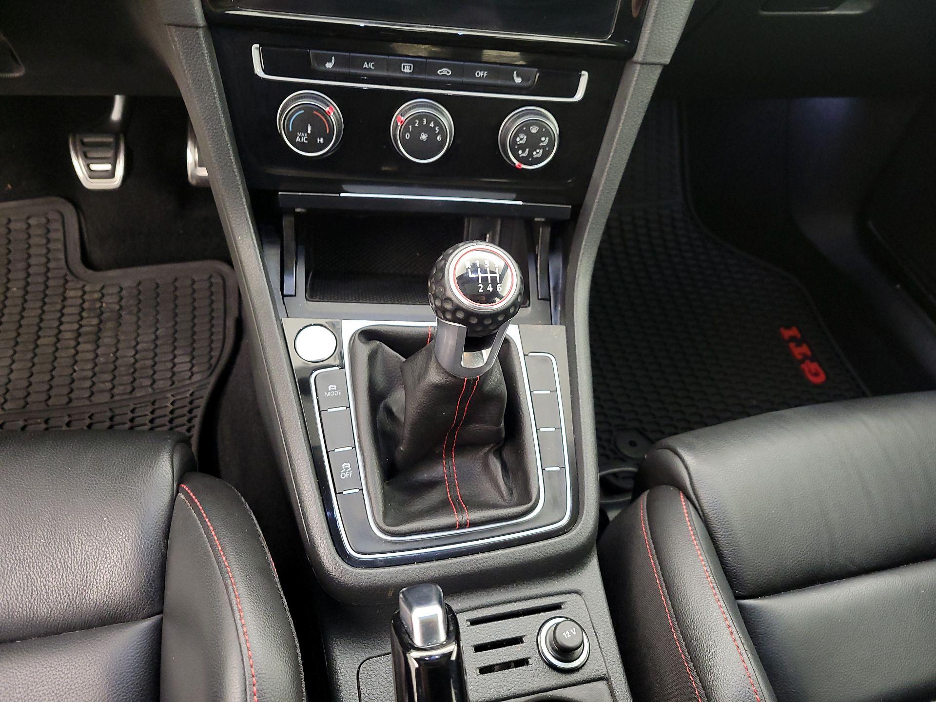 Thumbnail: 2020 Volkswagen Golf - 16