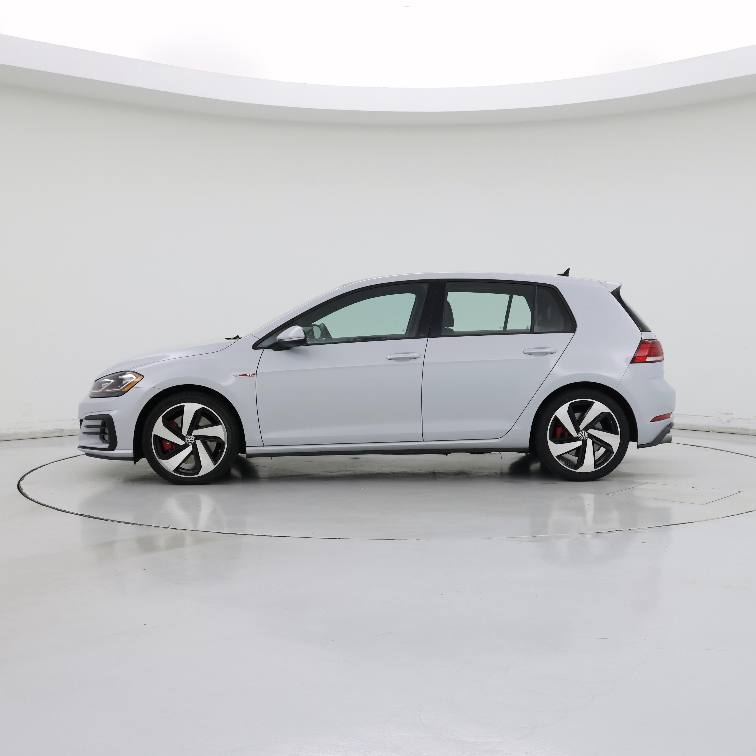Thumbnail: 2020 Volkswagen Golf - 3