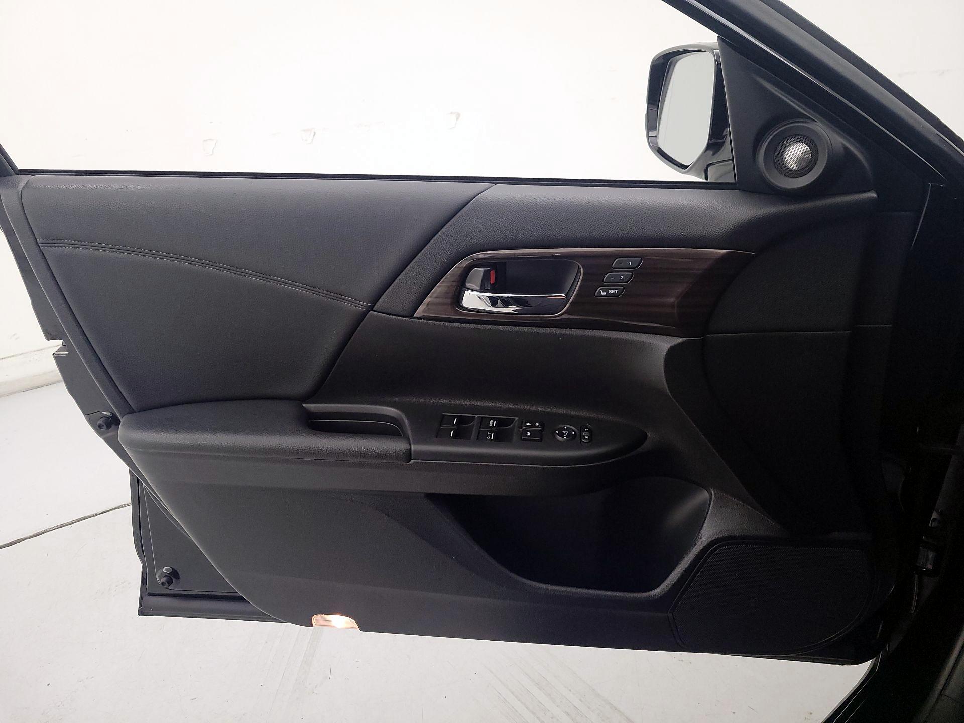 Thumbnail: 2016 Honda Accord - 12