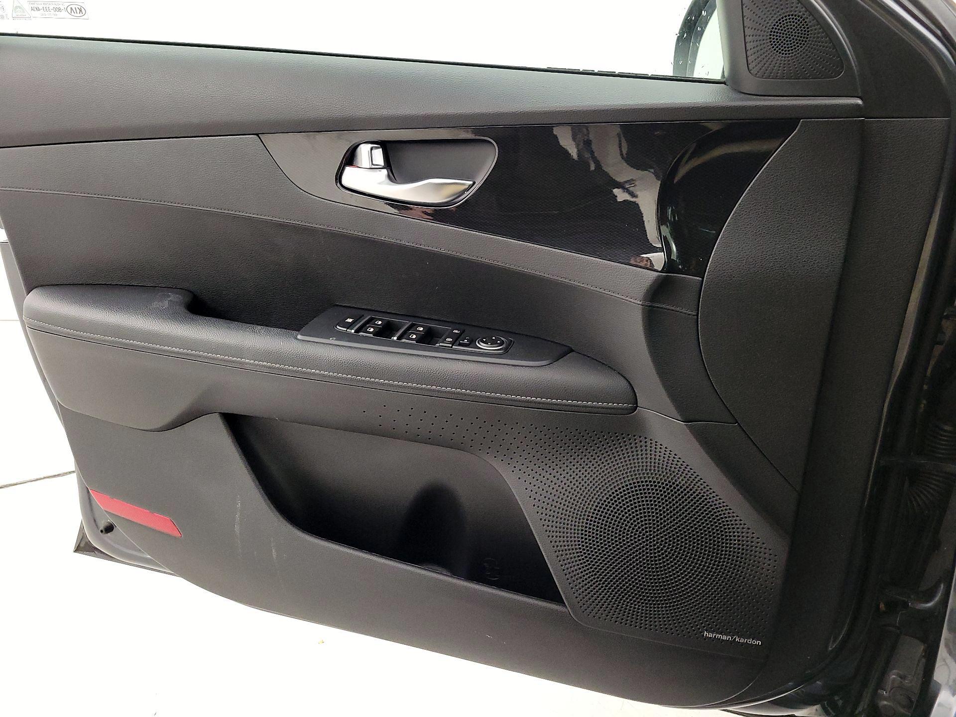 Thumbnail: 2021 Kia Forte - 12