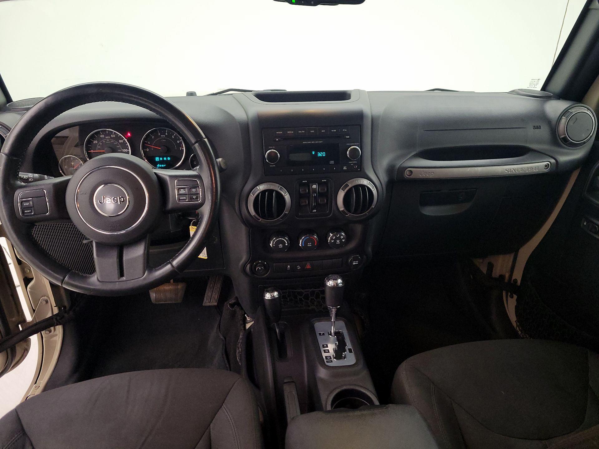 Thumbnail: 2016 Jeep Wrangler - 9