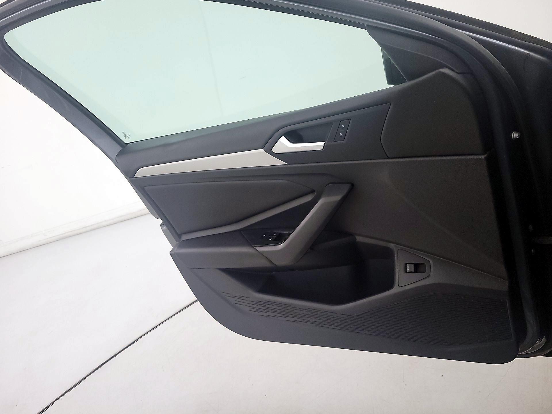 Thumbnail: 2019 Volkswagen Jetta - 12