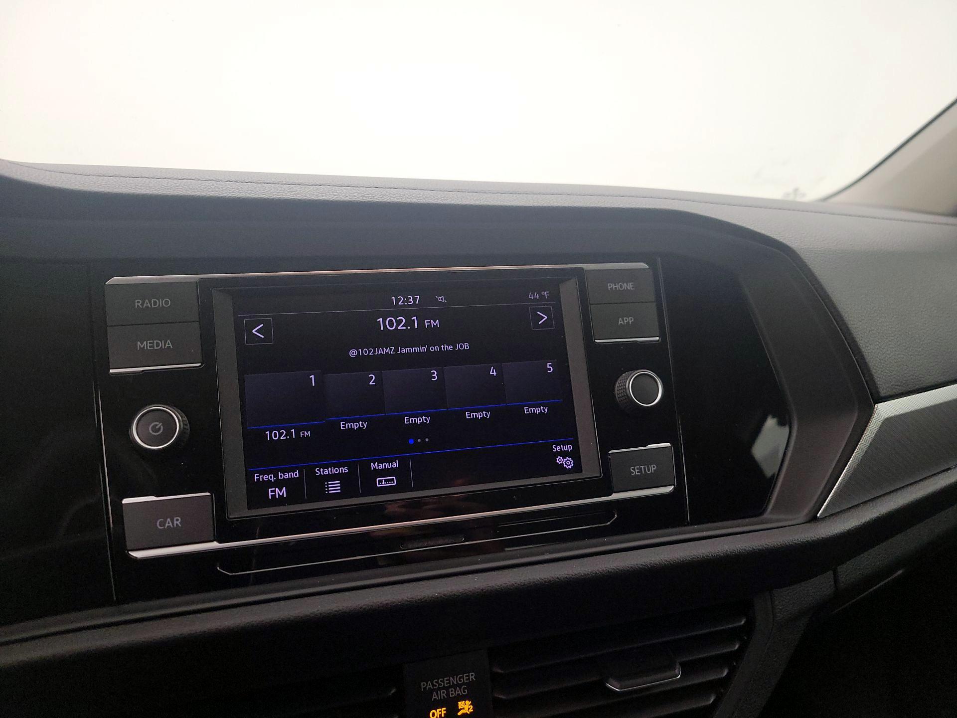 Thumbnail: 2019 Volkswagen Jetta - 15