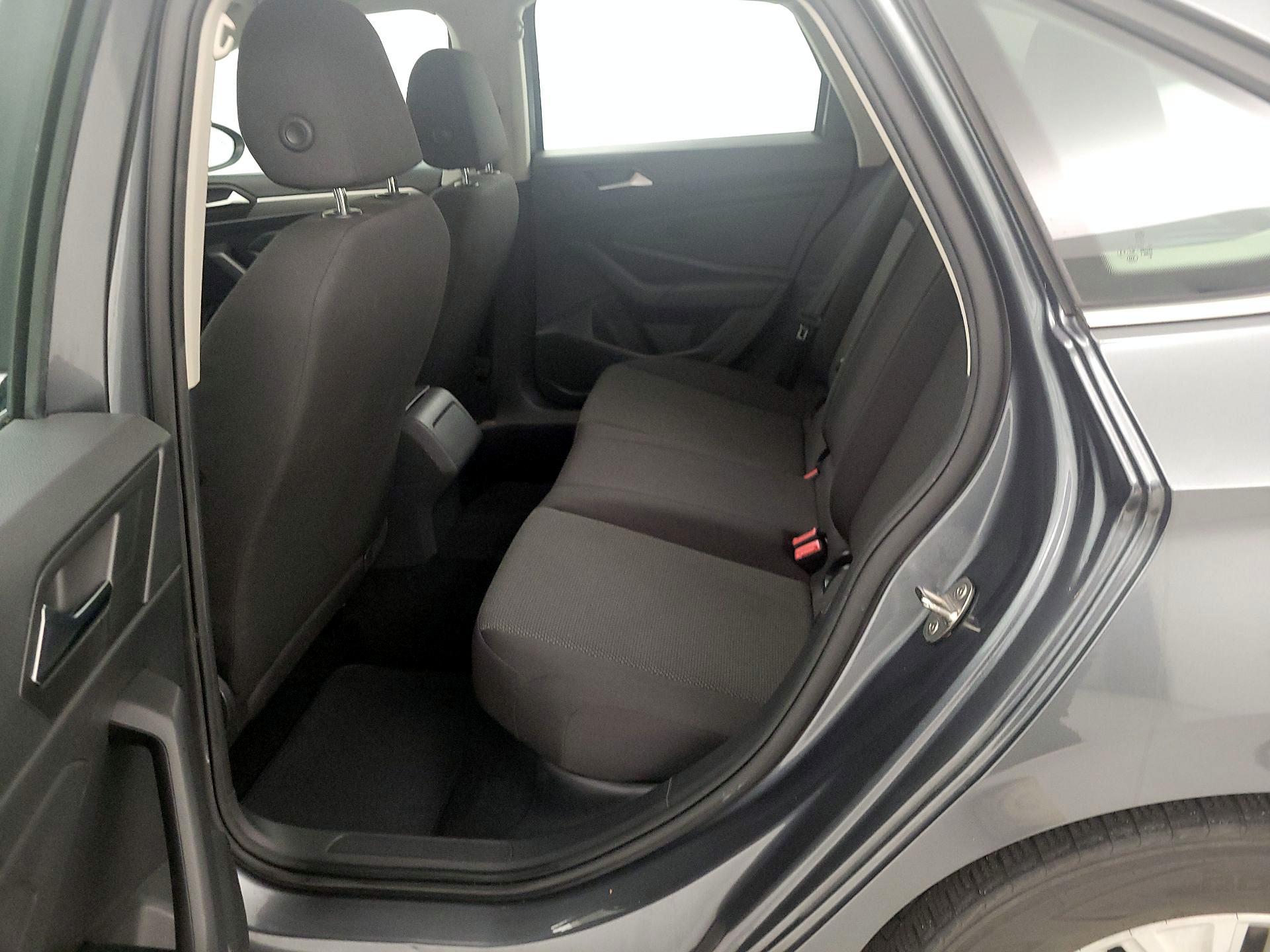 Thumbnail: 2019 Volkswagen Jetta - 18