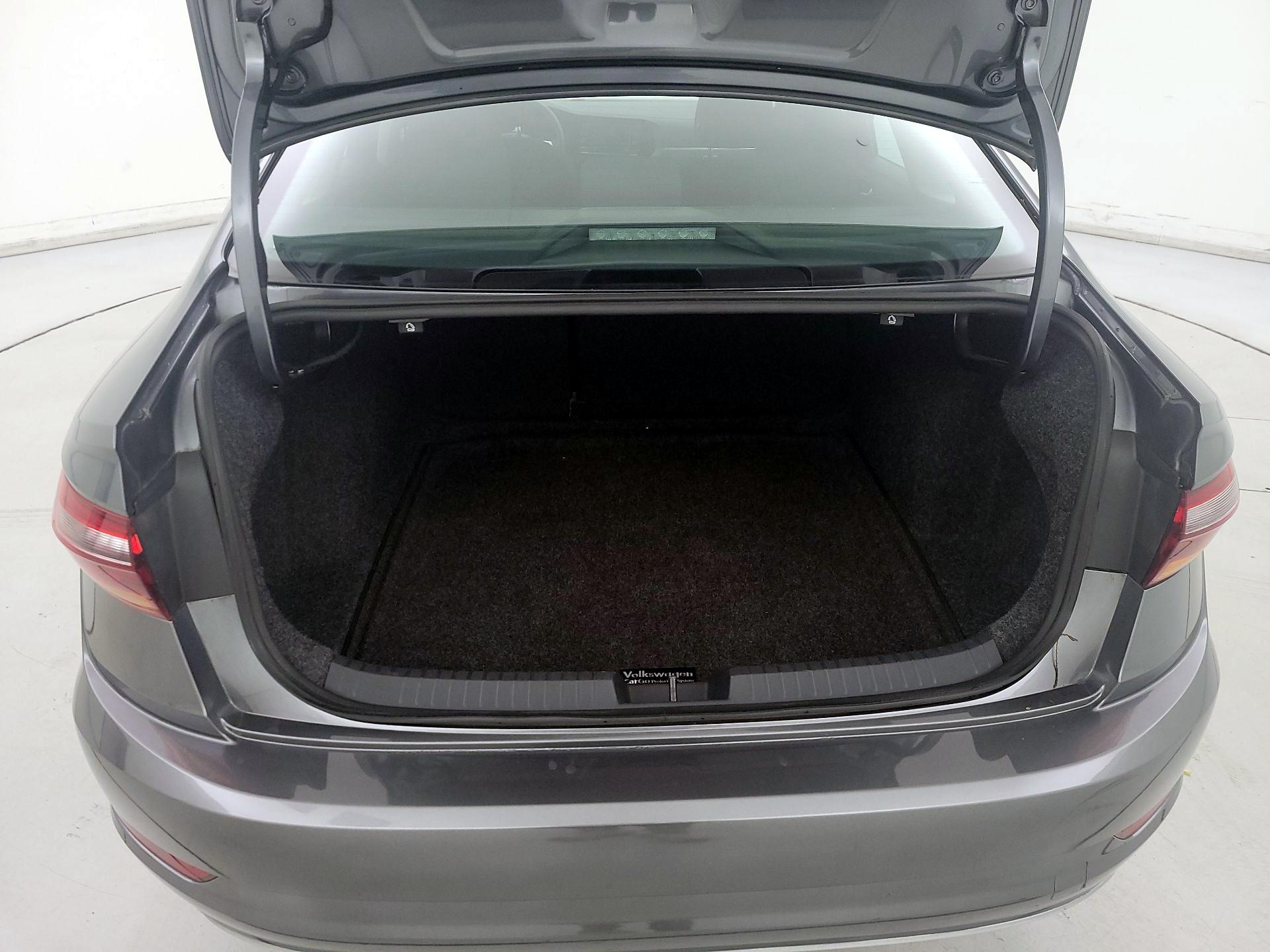 Thumbnail: 2019 Volkswagen Jetta - 19