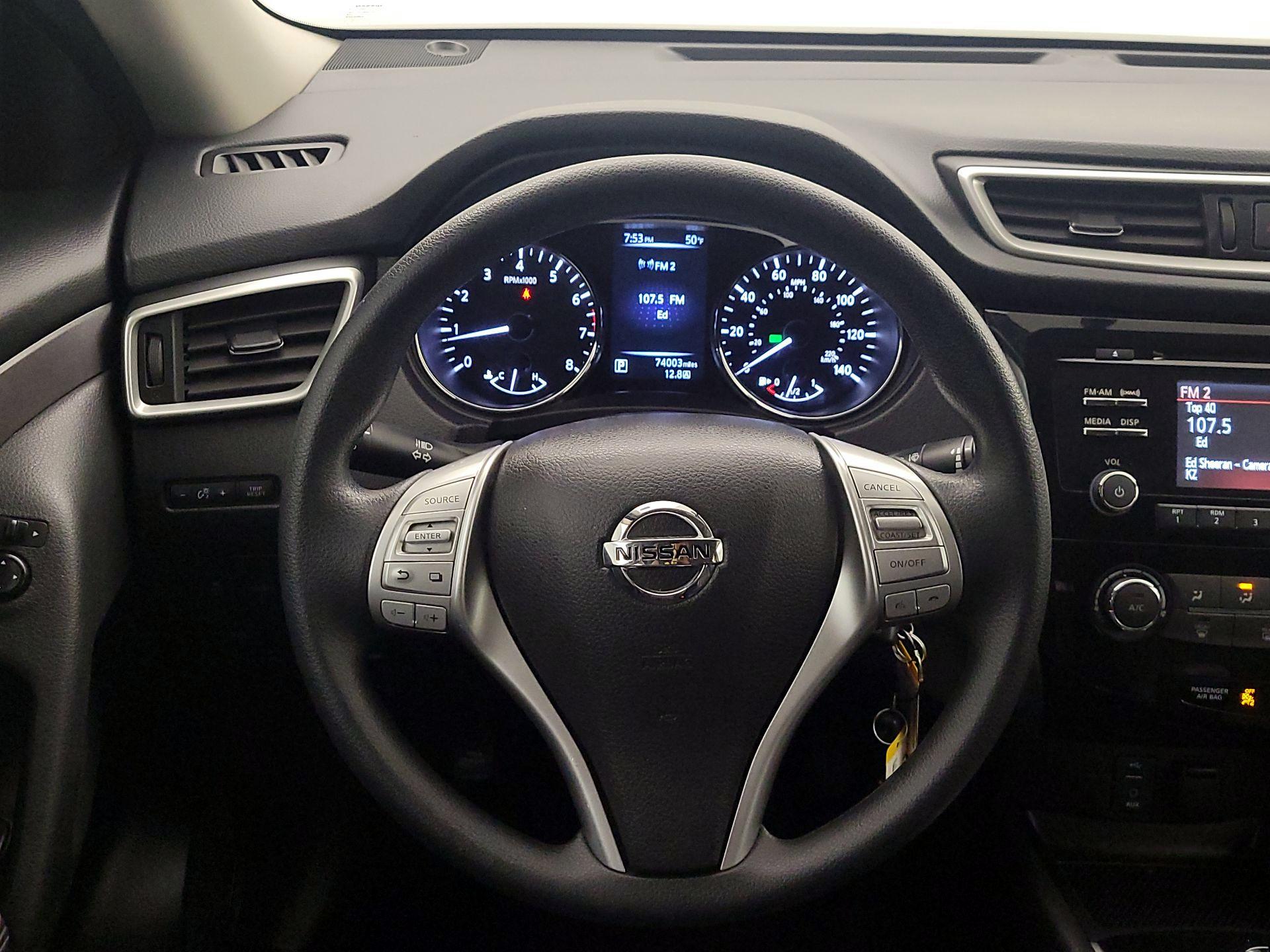 Thumbnail: 2016 Nissan Rogue - 10