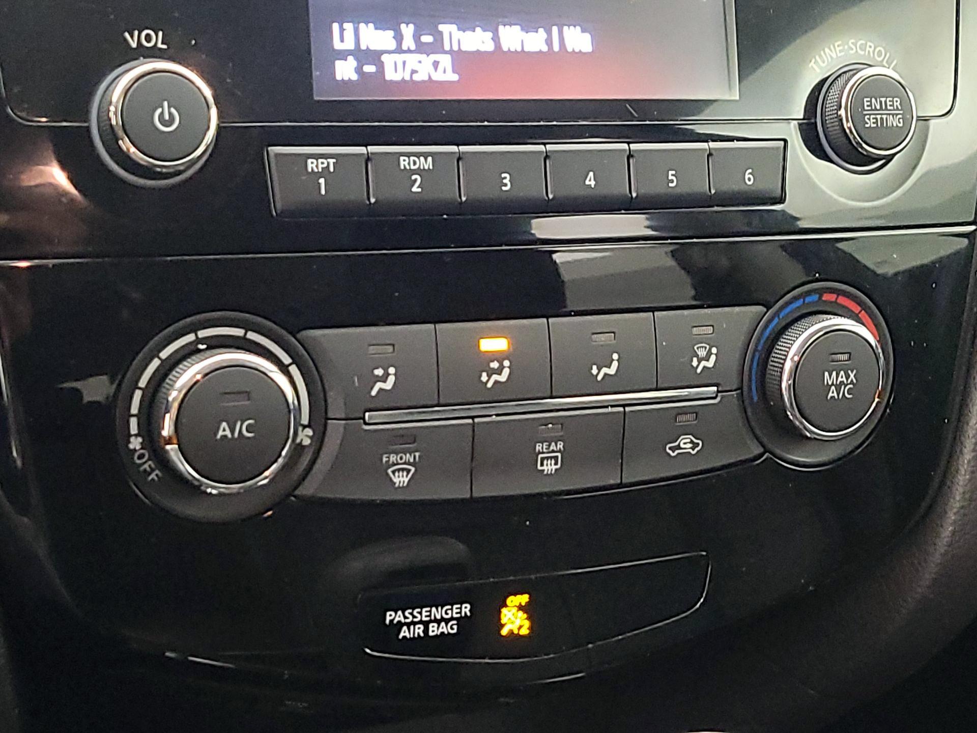 Thumbnail: 2016 Nissan Rogue - 16