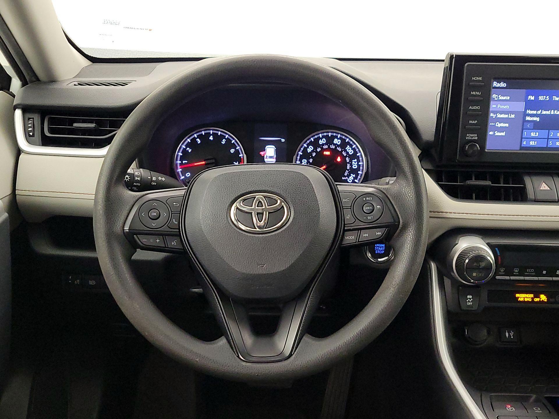 Thumbnail: 2019 Toyota RAV4 - 10