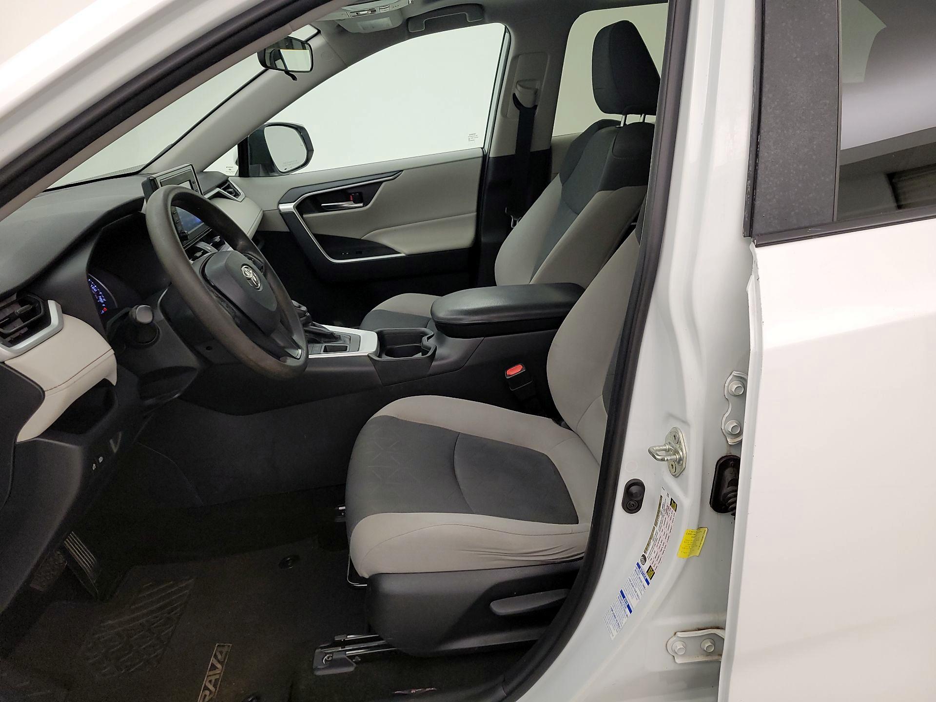 Thumbnail: 2019 Toyota RAV4 - 11