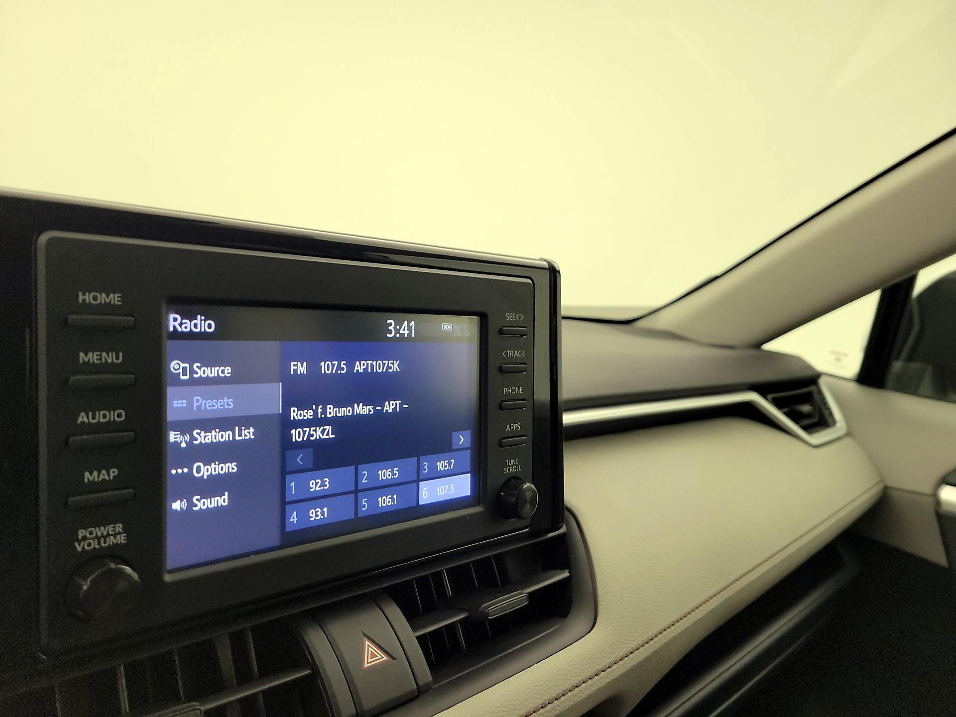 Thumbnail: 2019 Toyota RAV4 - 14