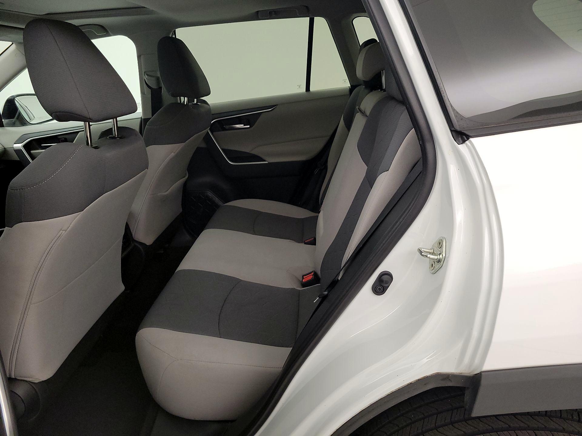 Thumbnail: 2019 Toyota RAV4 - 19