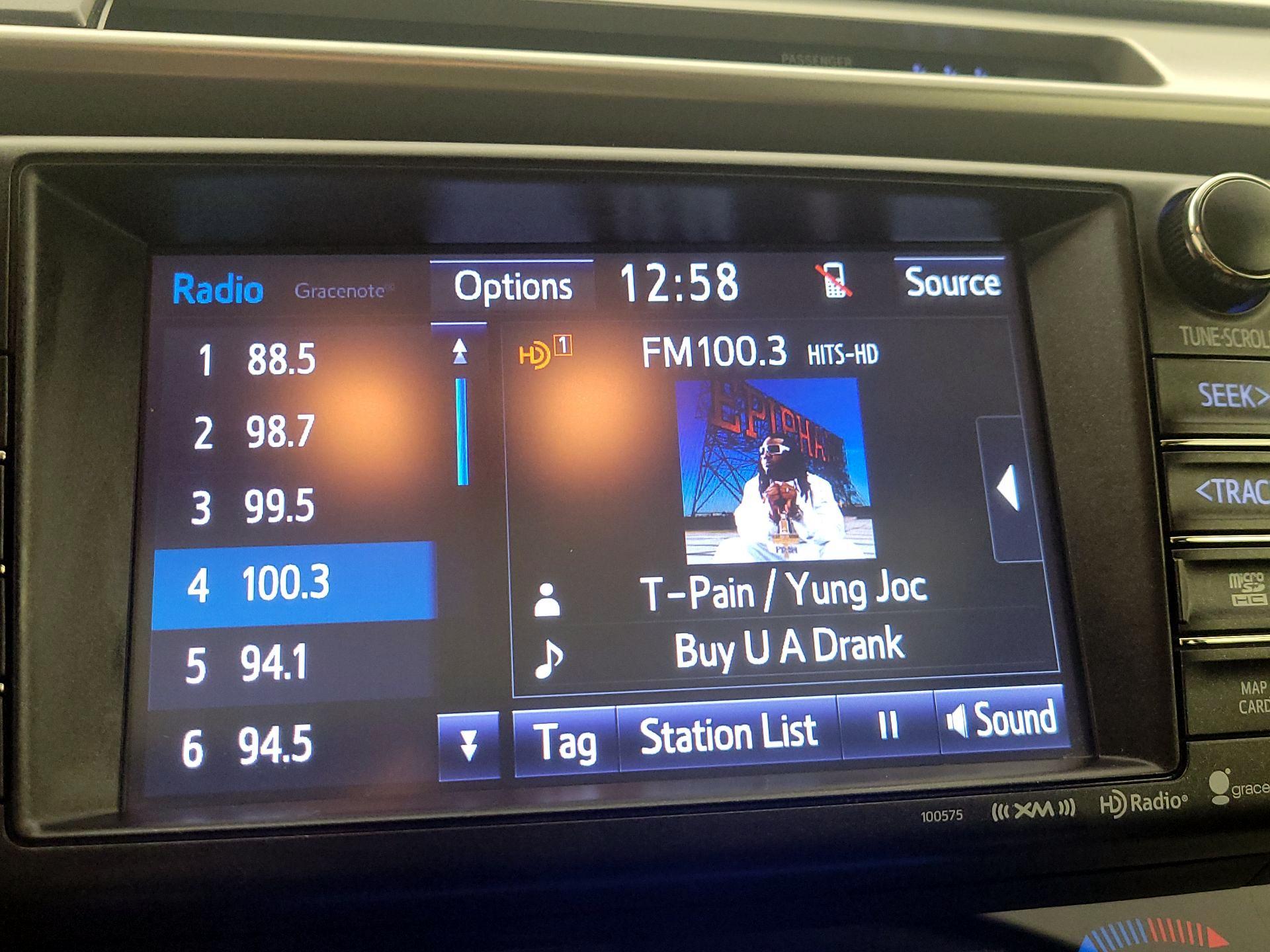 Thumbnail: 2018 Toyota RAV4 - 16