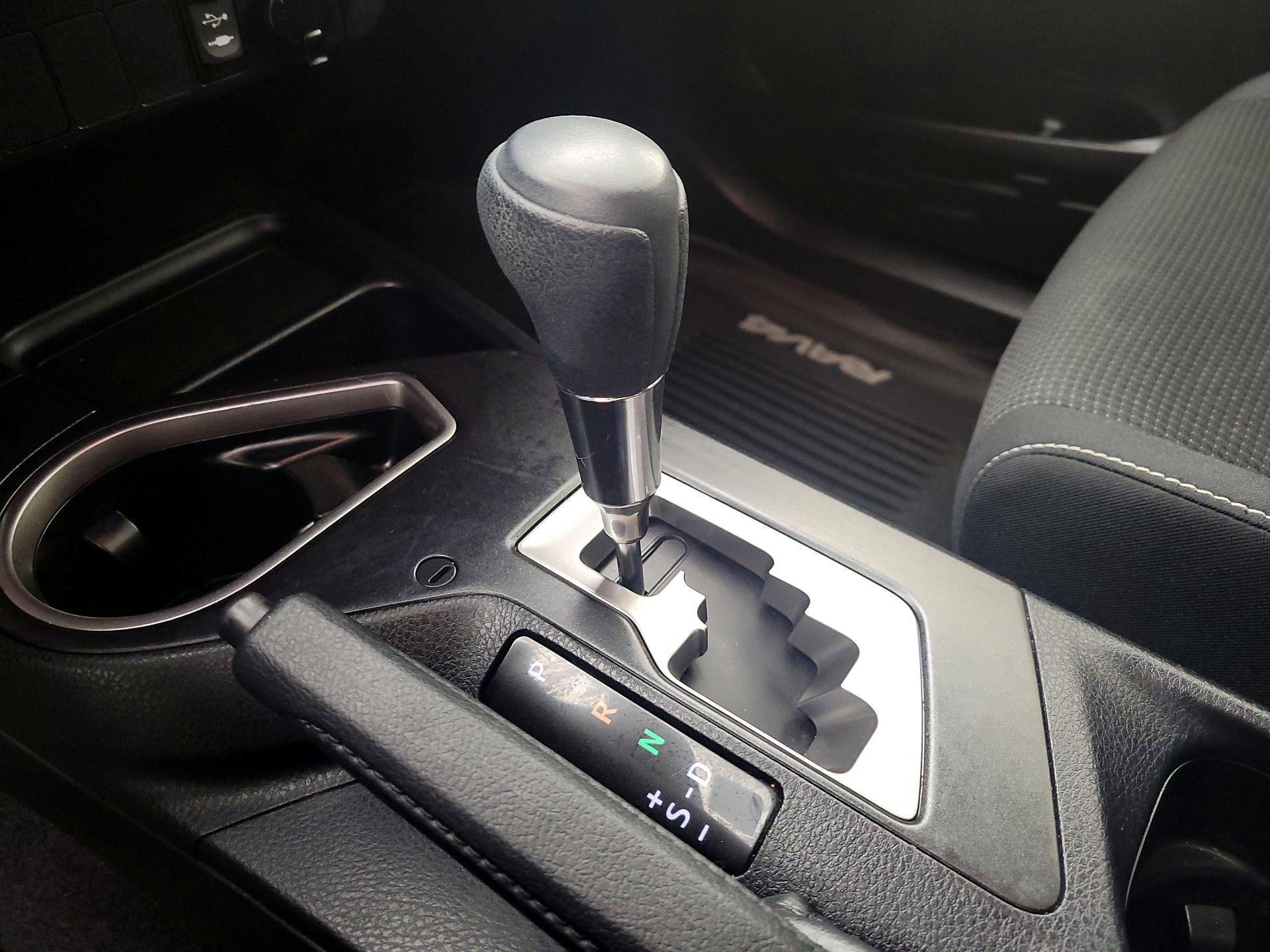 Thumbnail: 2018 Toyota RAV4 - 18