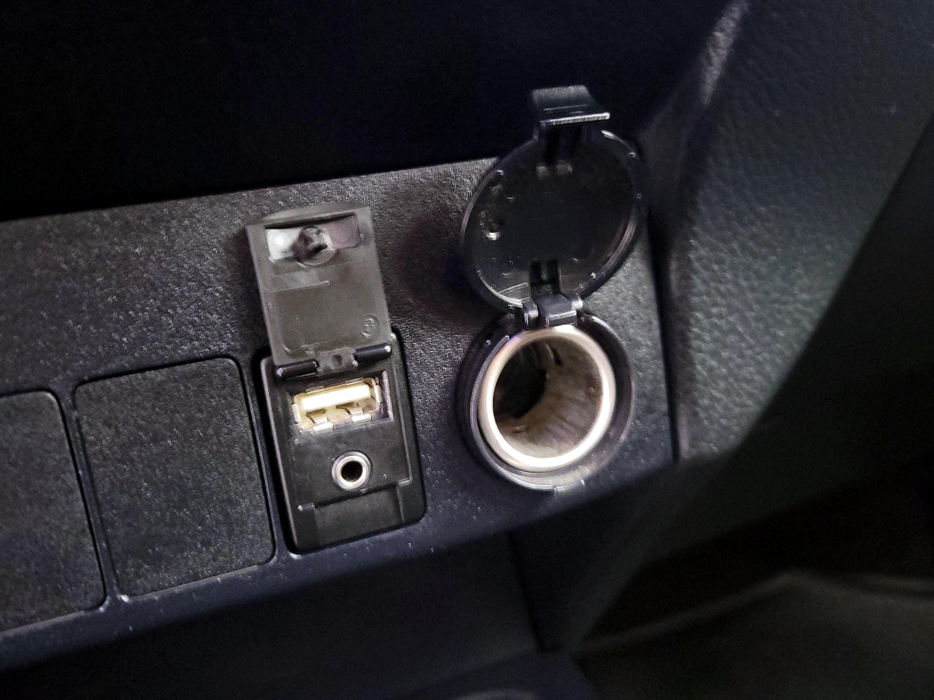 Thumbnail: 2018 Toyota RAV4 - 19