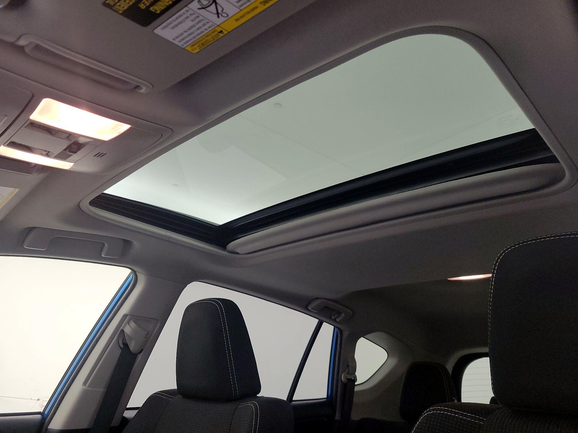 Thumbnail: 2018 Toyota RAV4 - 20