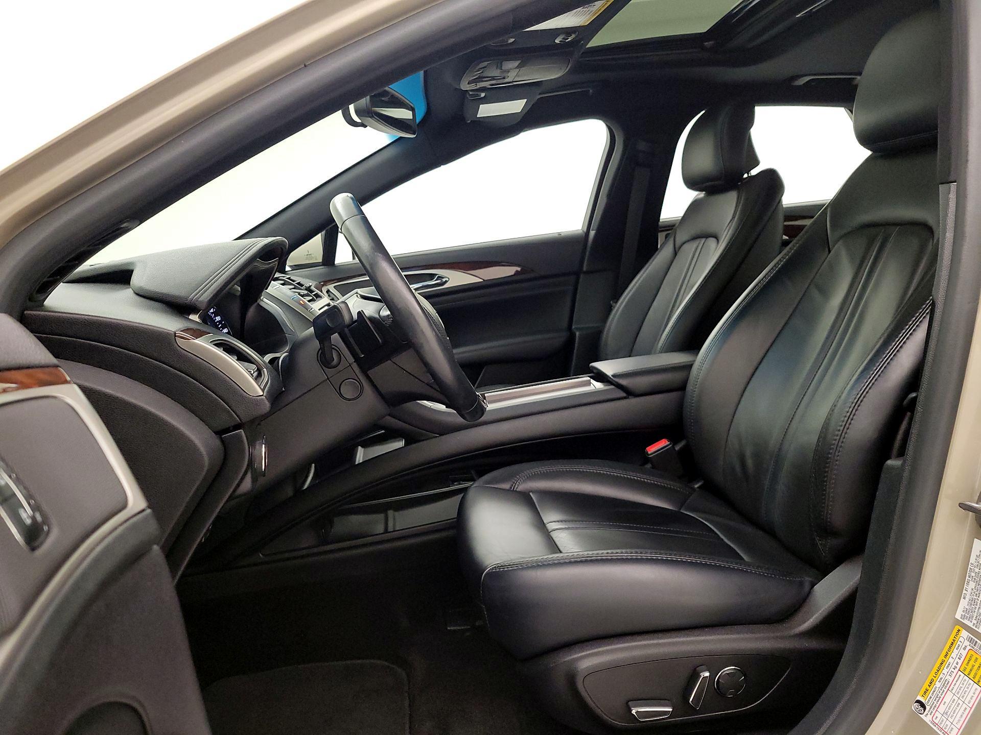 Thumbnail: 2017 Lincoln MKZ - 11