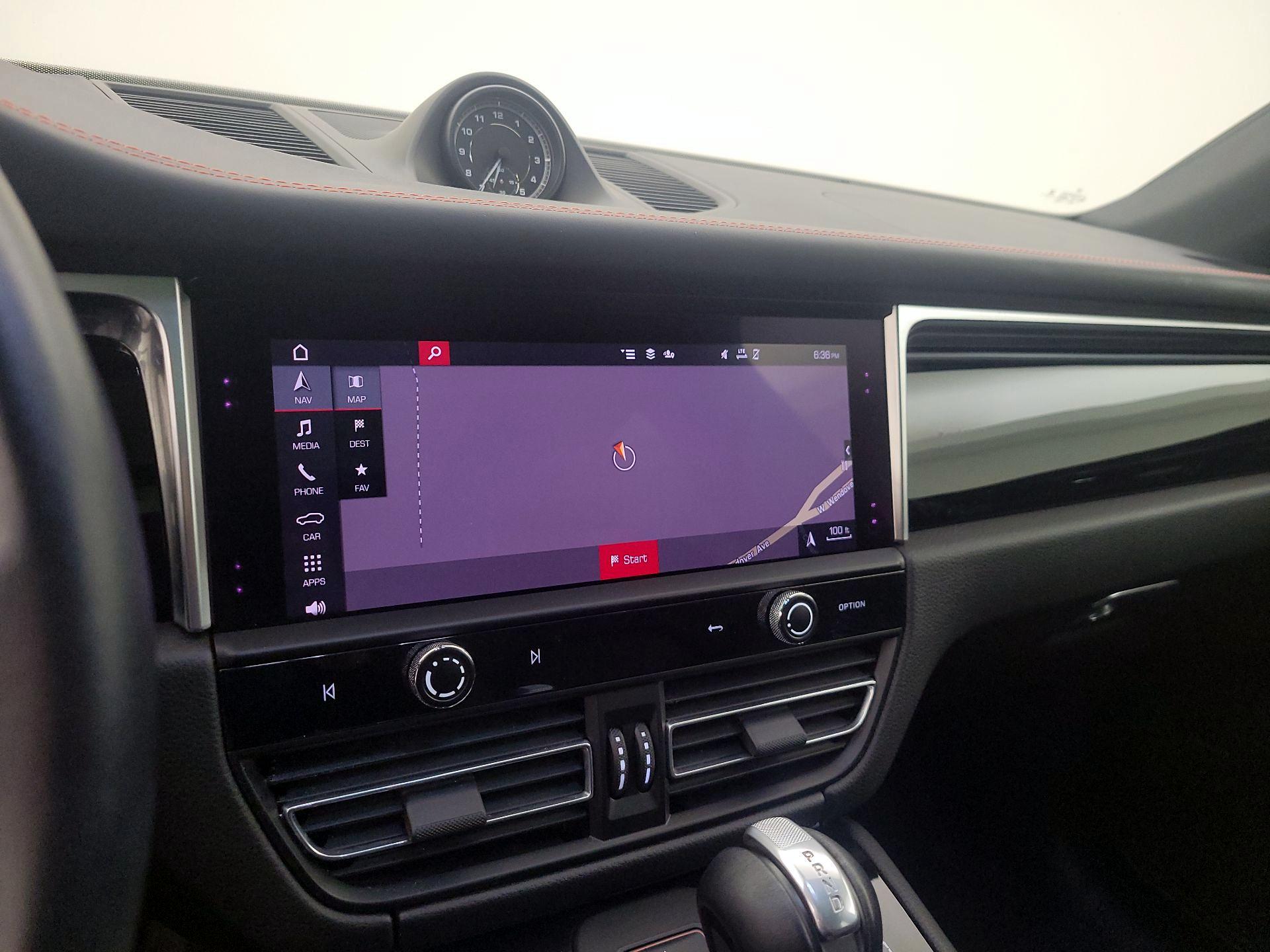 Thumbnail: 2022 Porsche Macan - 14