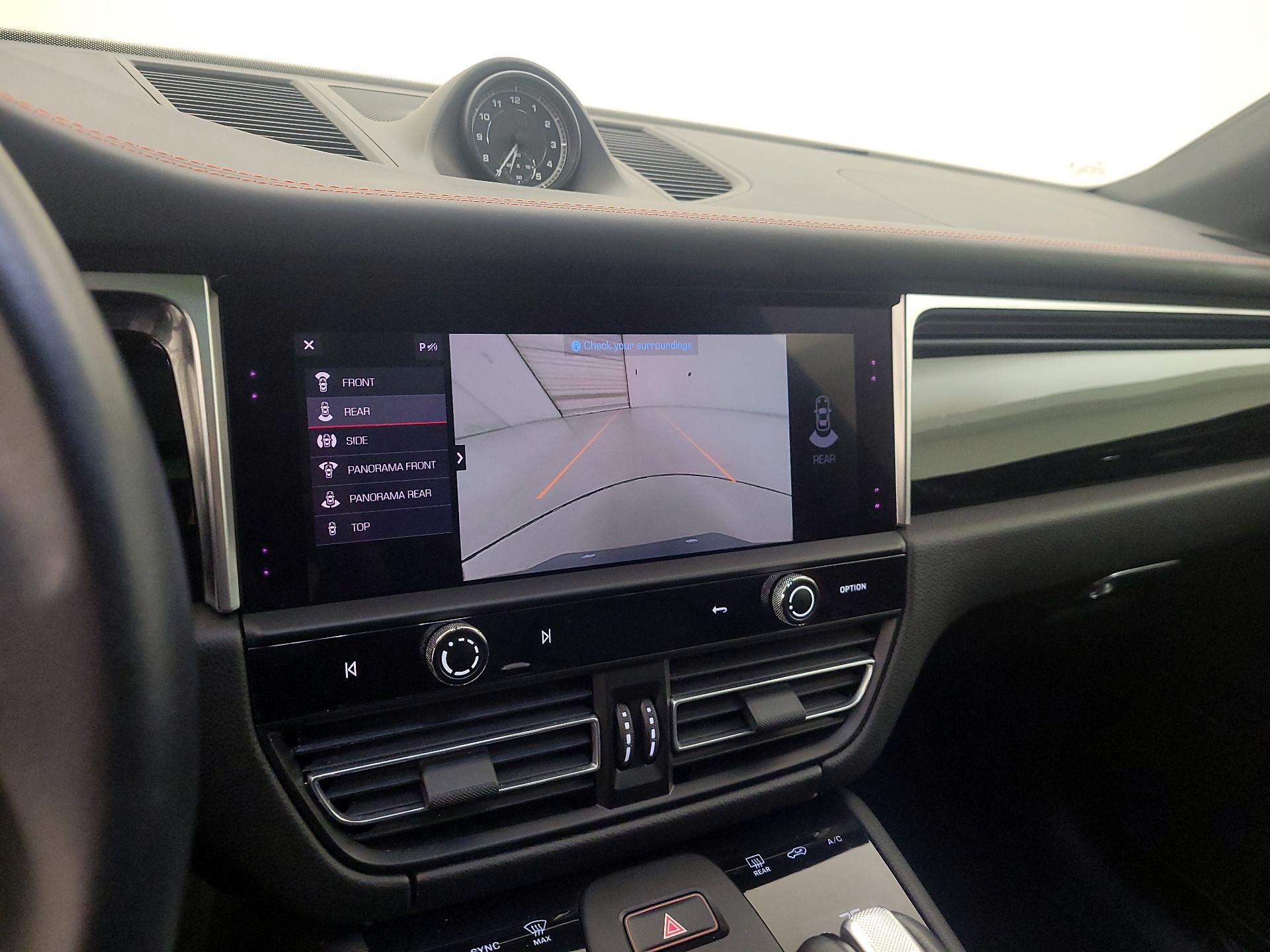 Thumbnail: 2022 Porsche Macan - 15