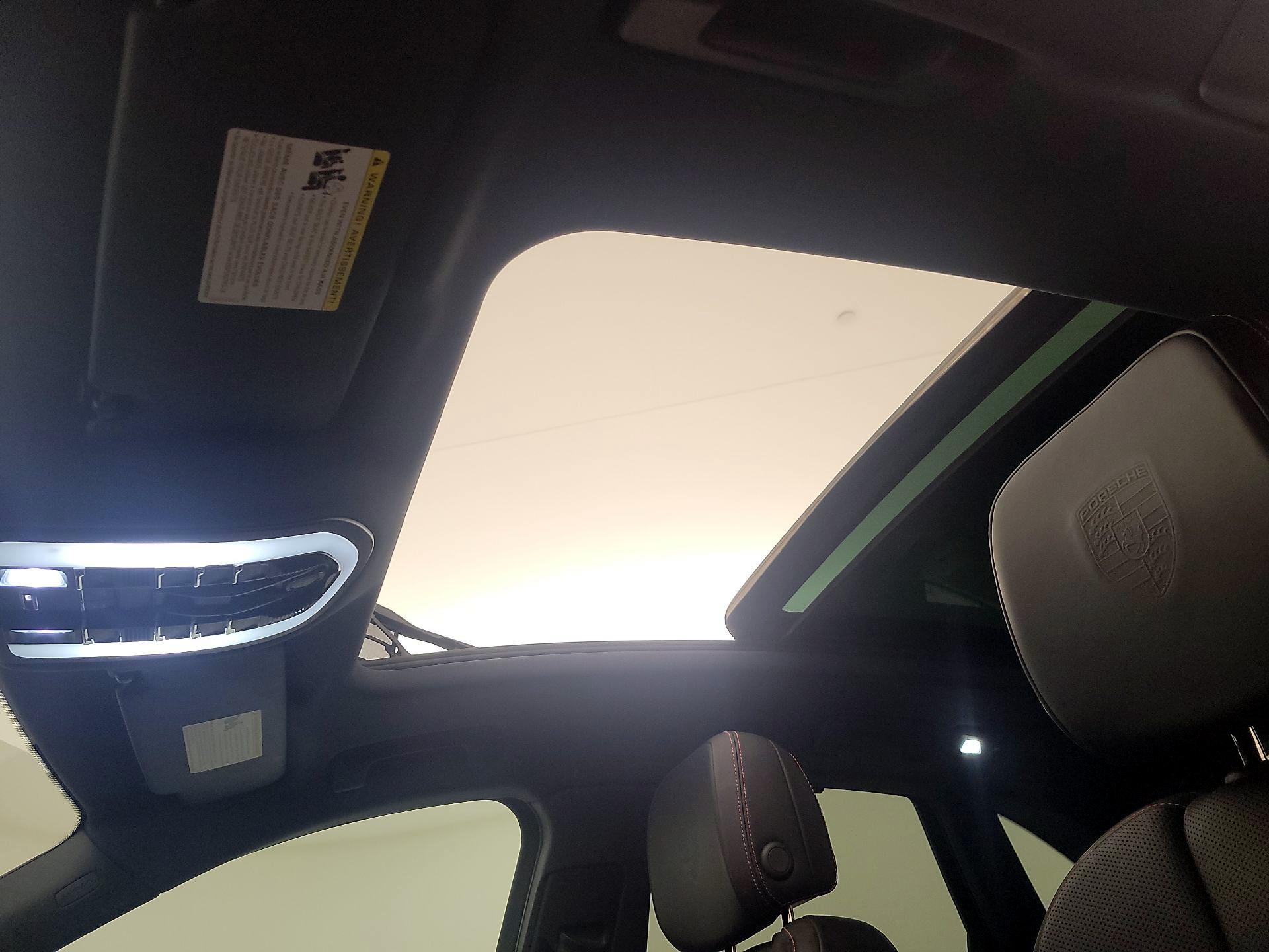 Thumbnail: 2022 Porsche Macan - 20