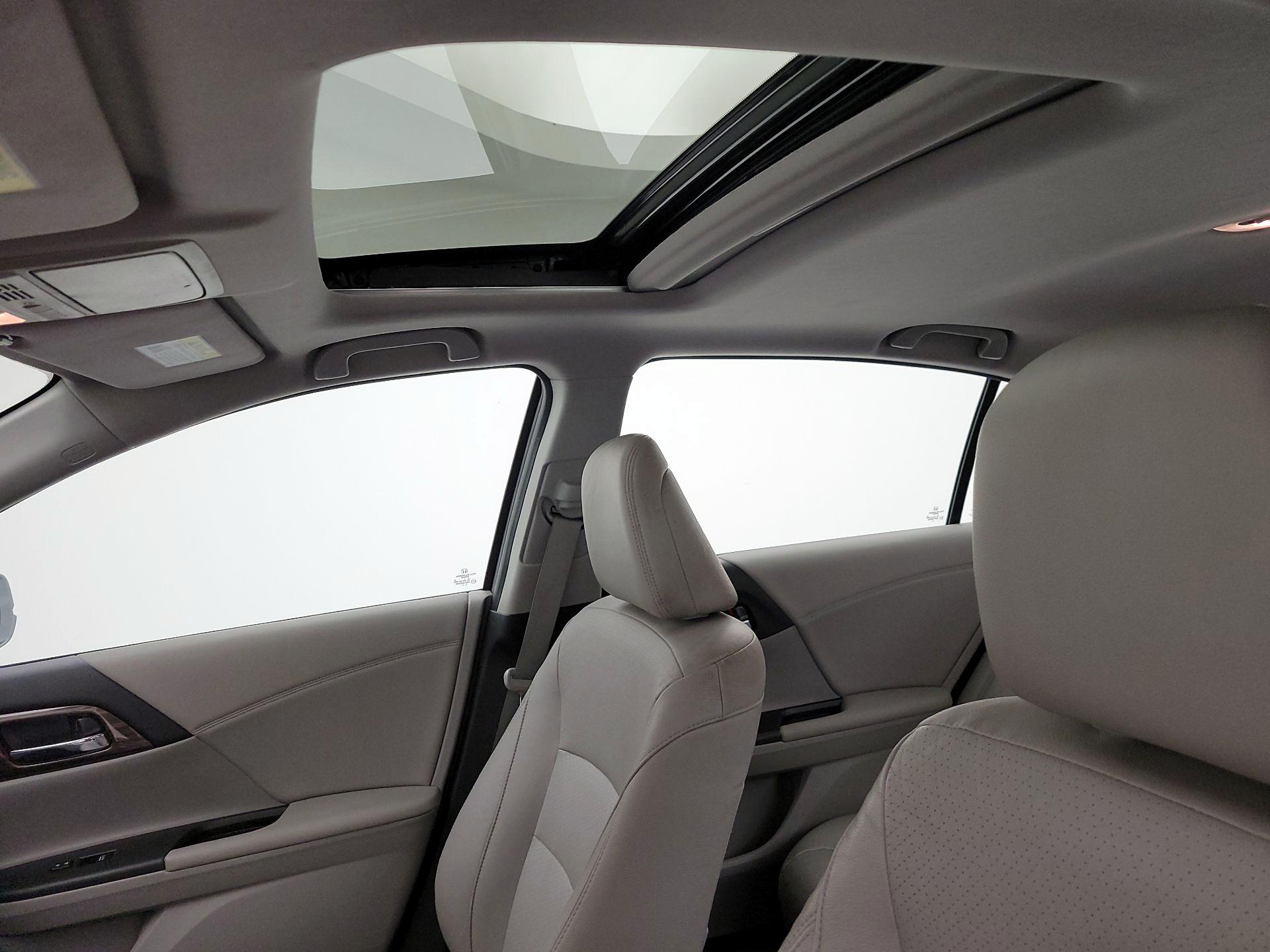 Thumbnail: 2017 Honda Accord - 19