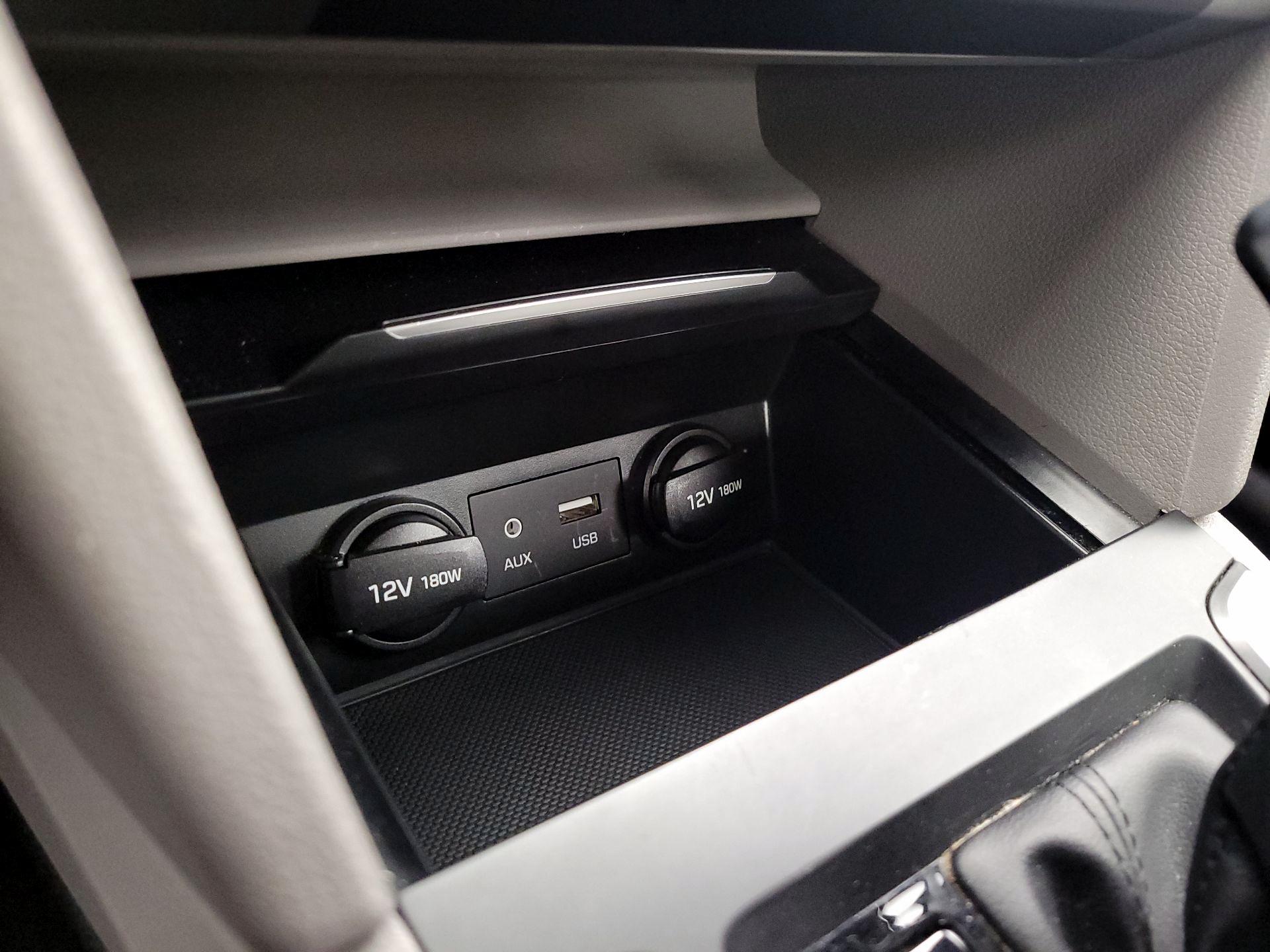 Thumbnail: 2018 Hyundai Elantra - 17