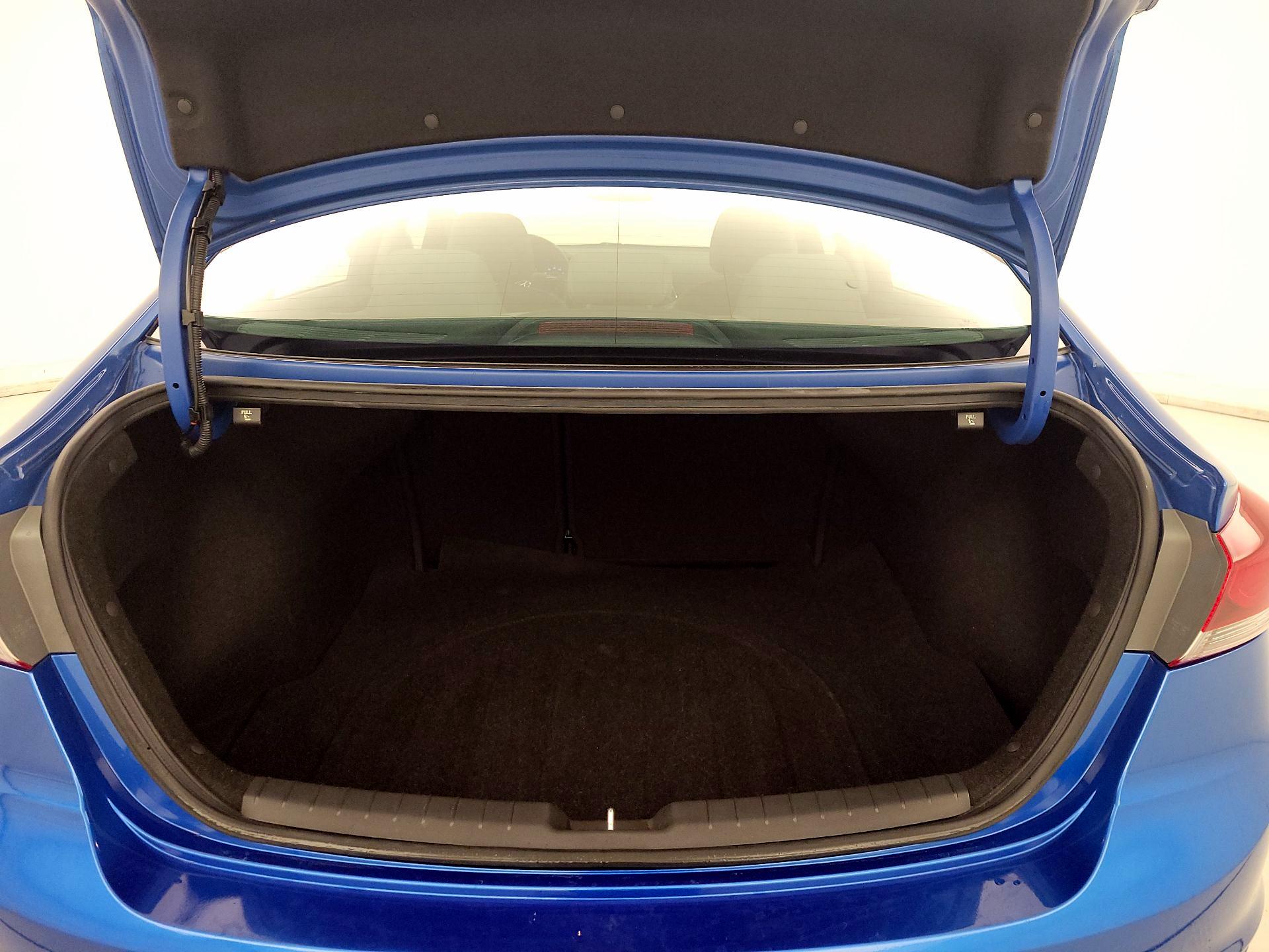 Thumbnail: 2018 Hyundai Elantra - 19