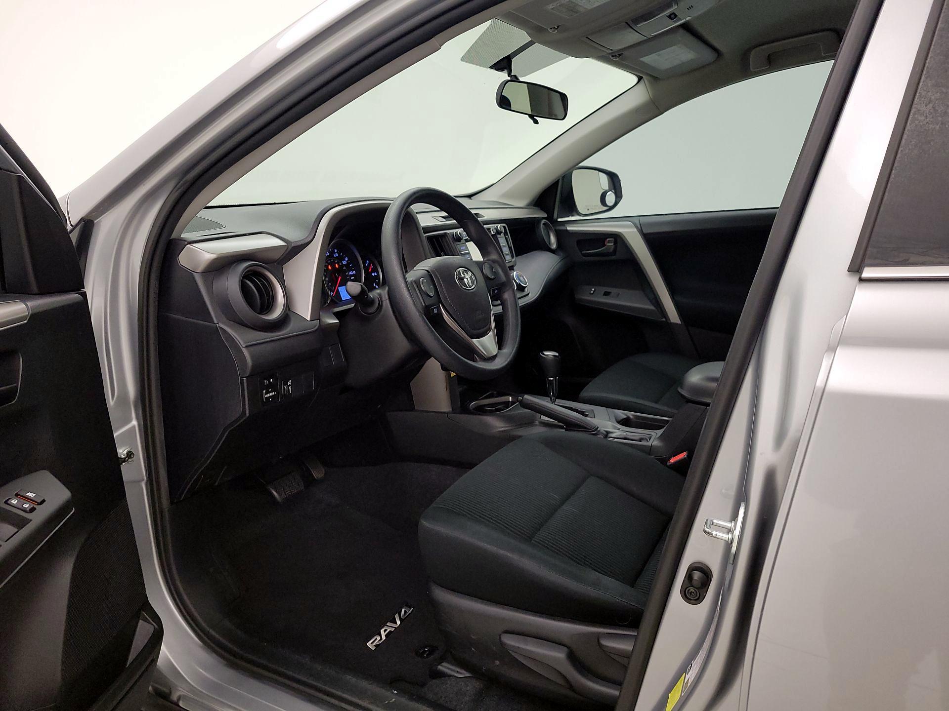 Thumbnail: 2016 Toyota RAV4 - 11