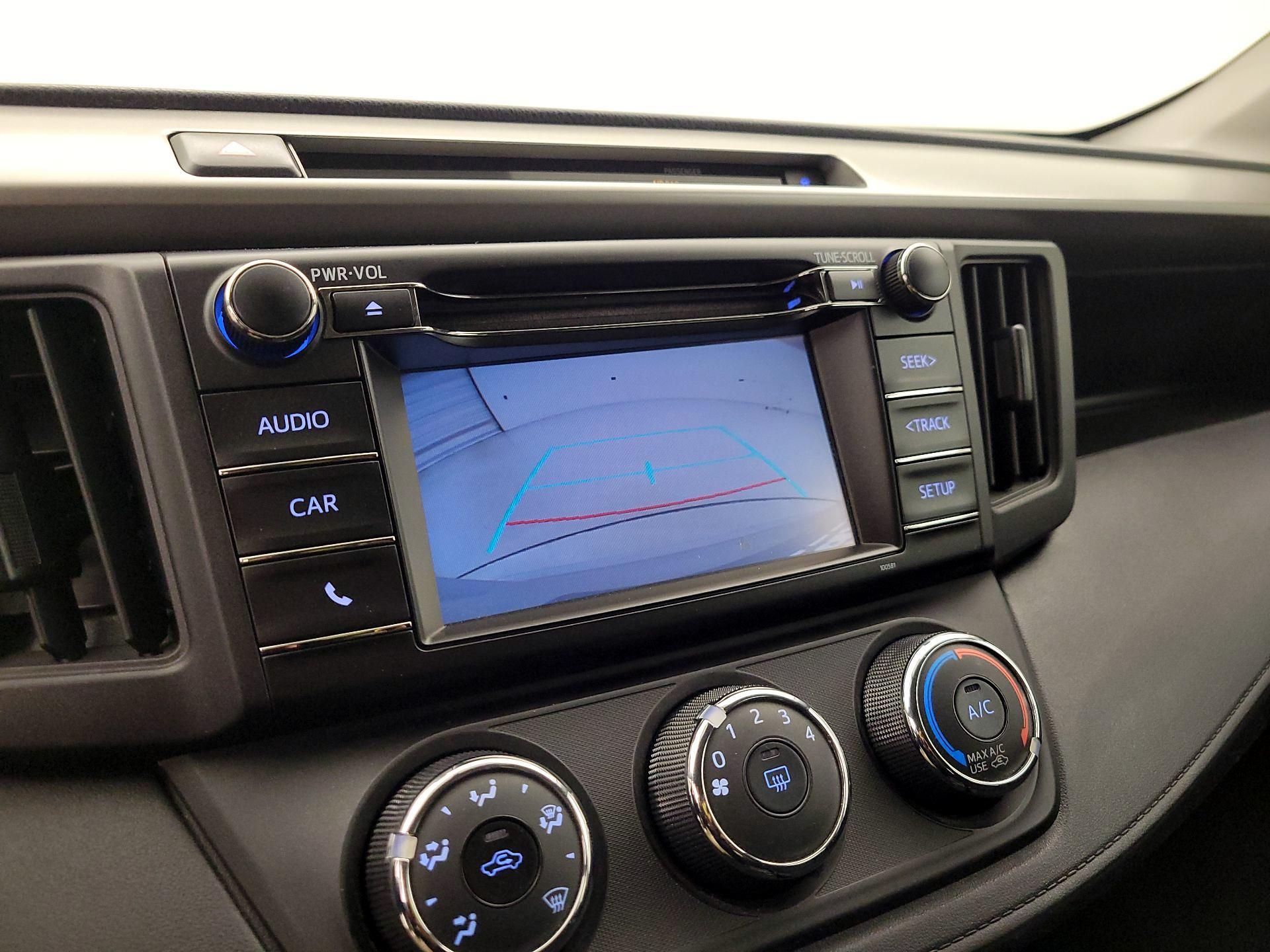 Thumbnail: 2016 Toyota RAV4 - 14