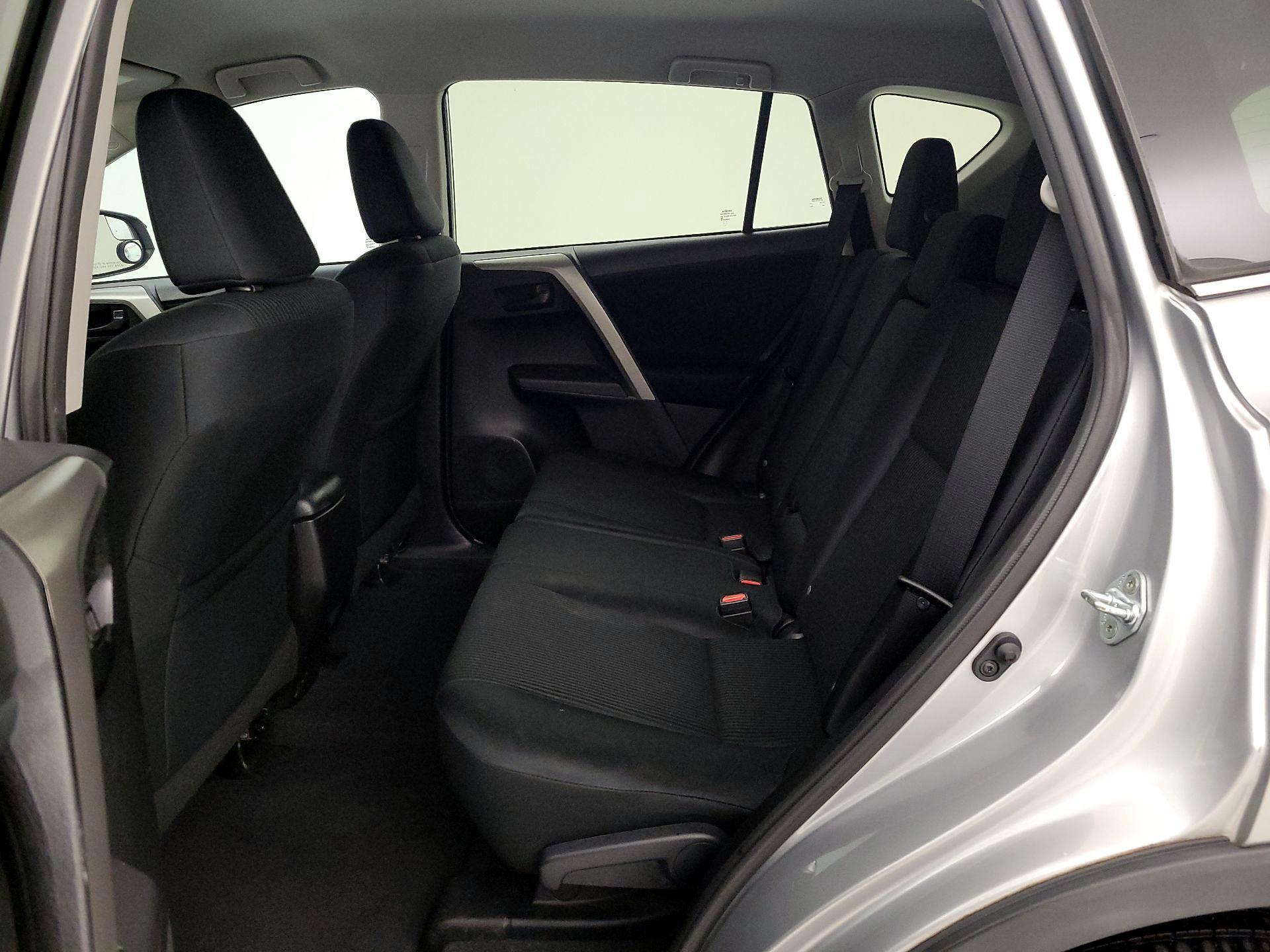 Thumbnail: 2016 Toyota RAV4 - 19