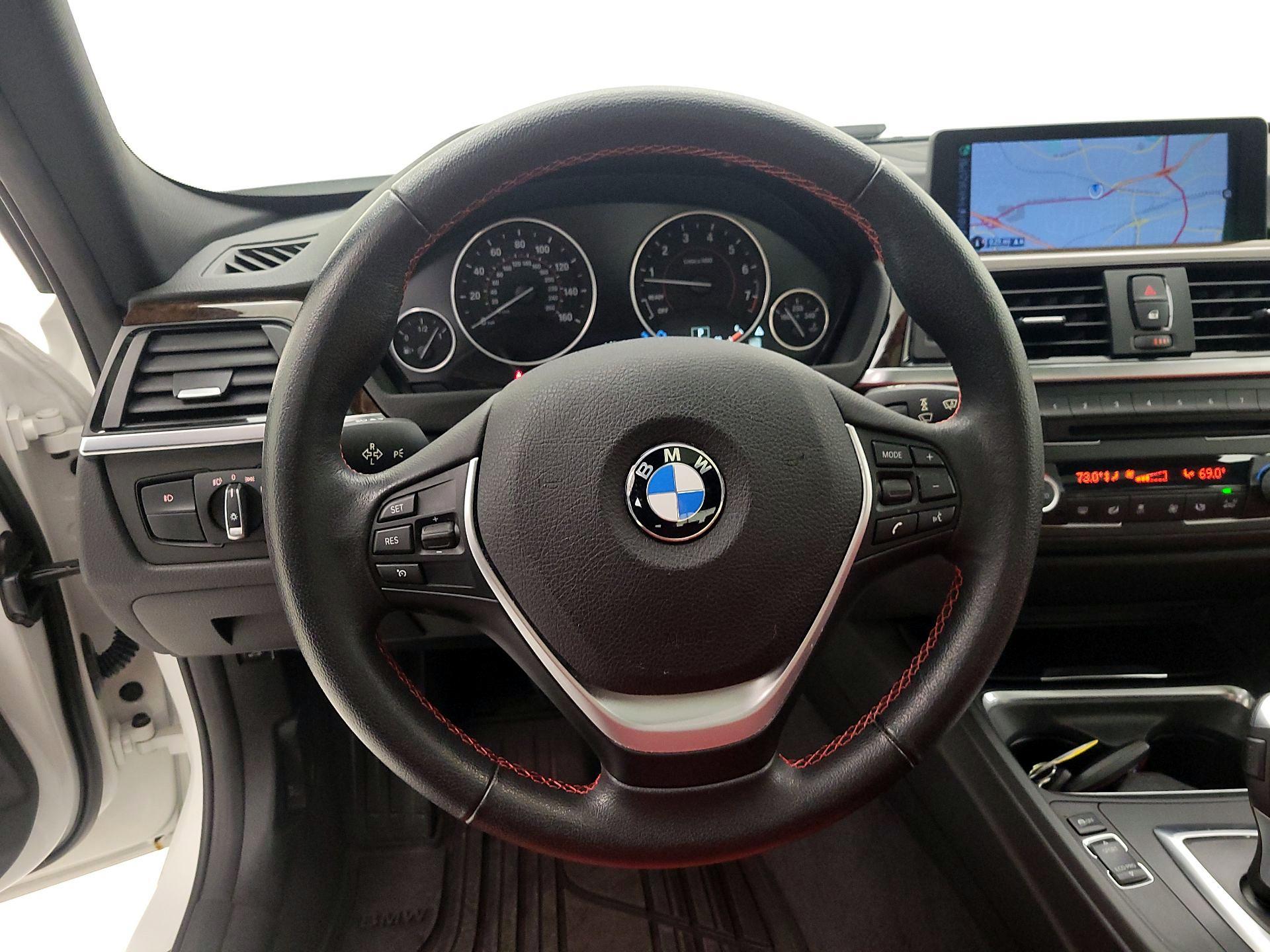 Thumbnail: 2015 BMW 3 Series - 10