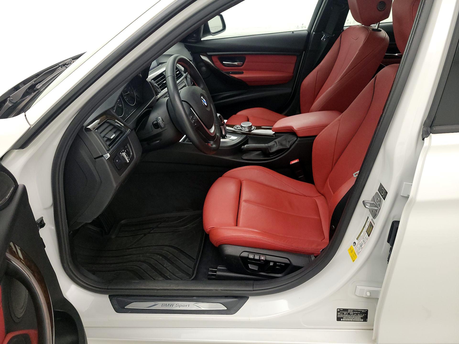 Thumbnail: 2015 BMW 3 Series - 11