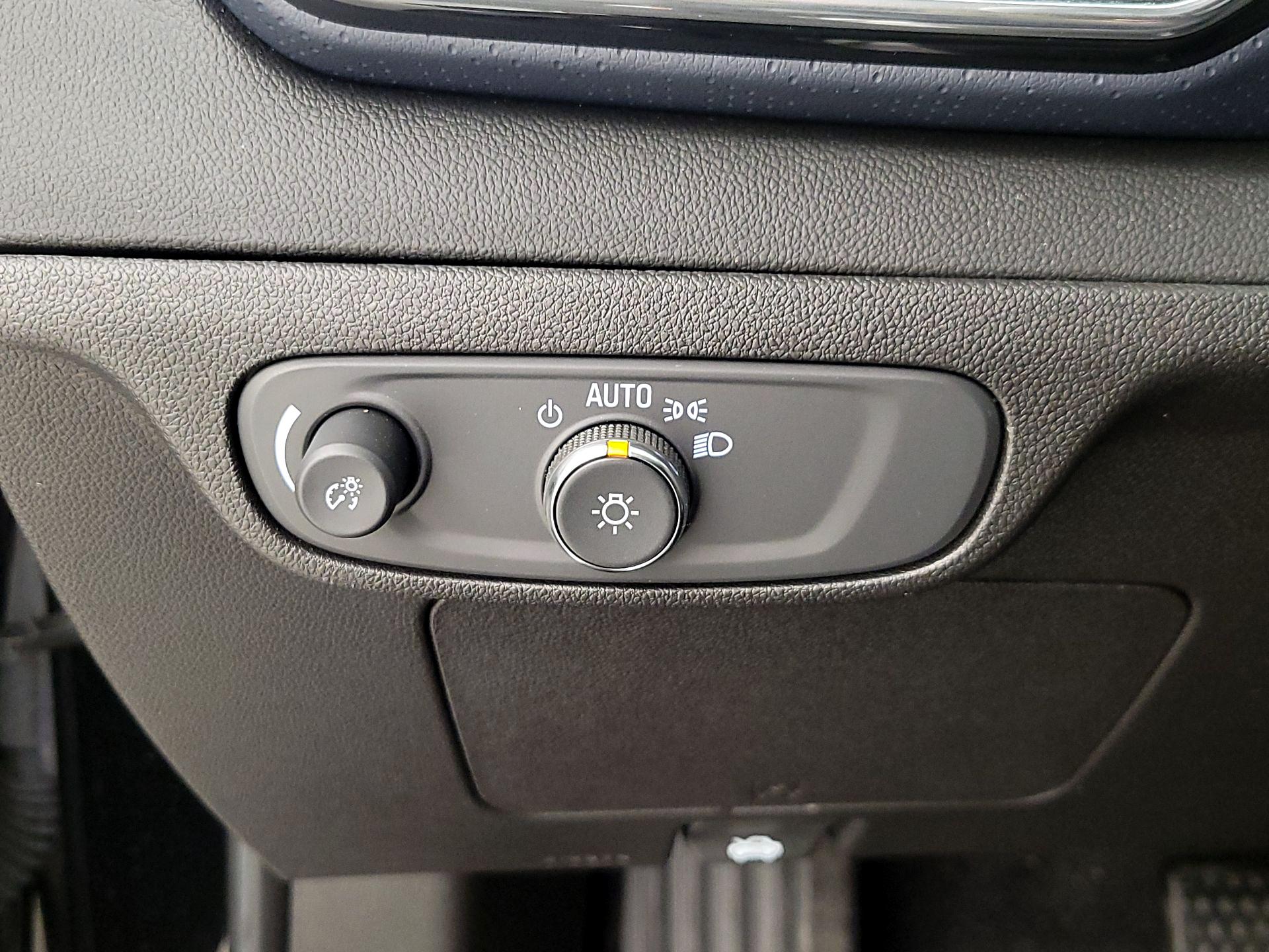 Thumbnail: 2023 Chevrolet Bolt EUV - 13