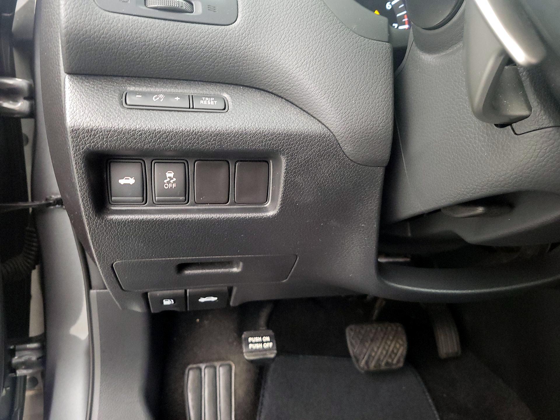 Thumbnail: 2016 Nissan Altima - 13