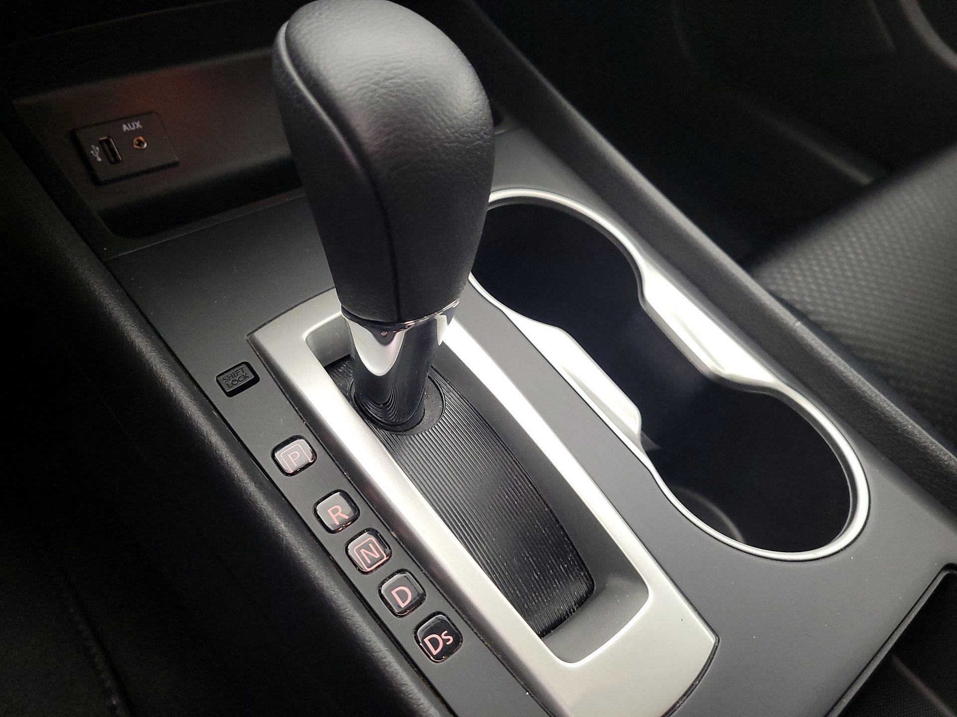 Thumbnail: 2016 Nissan Altima - 17