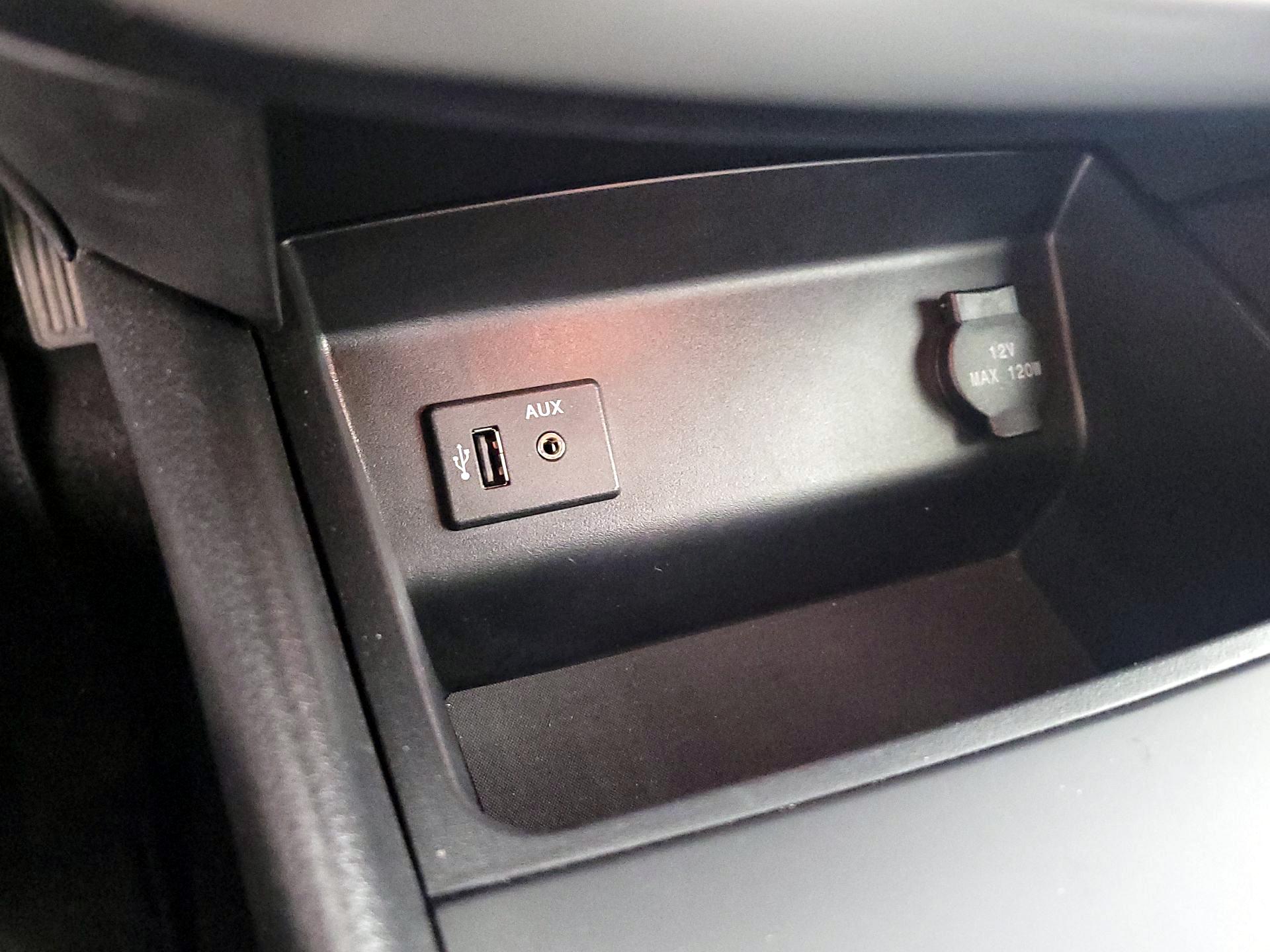 Thumbnail: 2016 Nissan Altima - 18