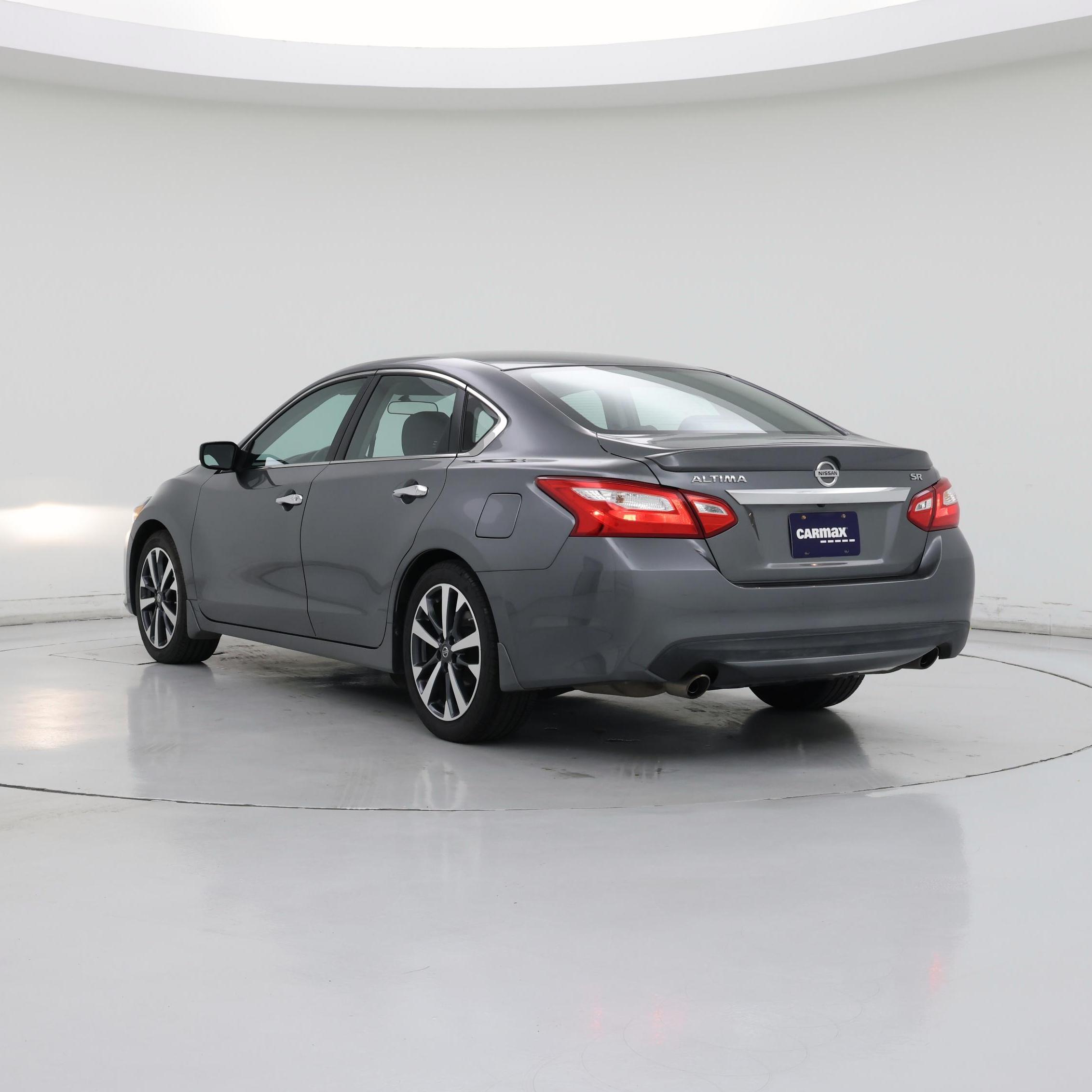 Thumbnail: 2016 Nissan Altima - 2