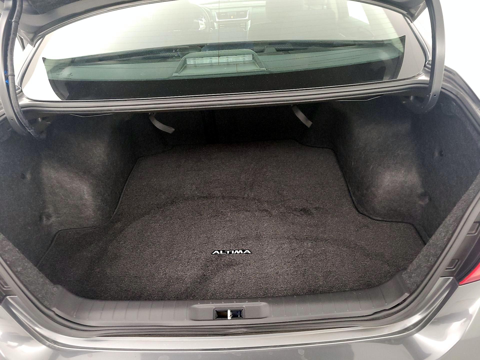 Thumbnail: 2016 Nissan Altima - 20