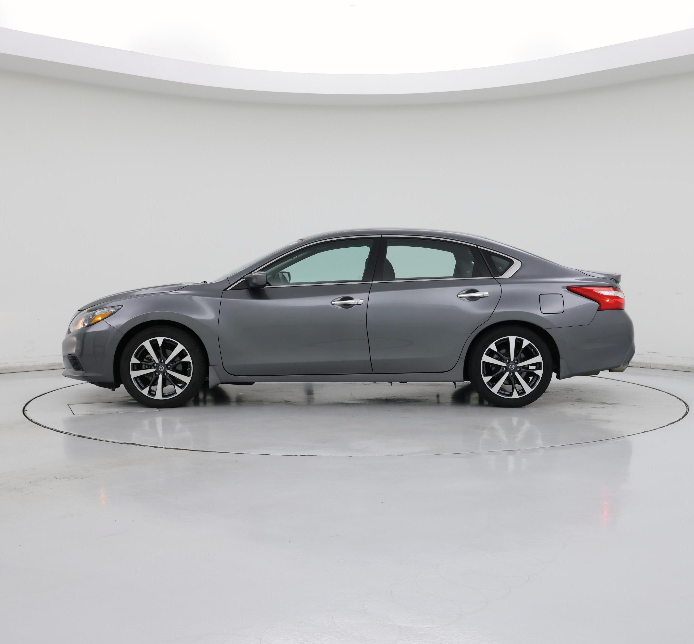 Thumbnail: 2016 Nissan Altima - 3