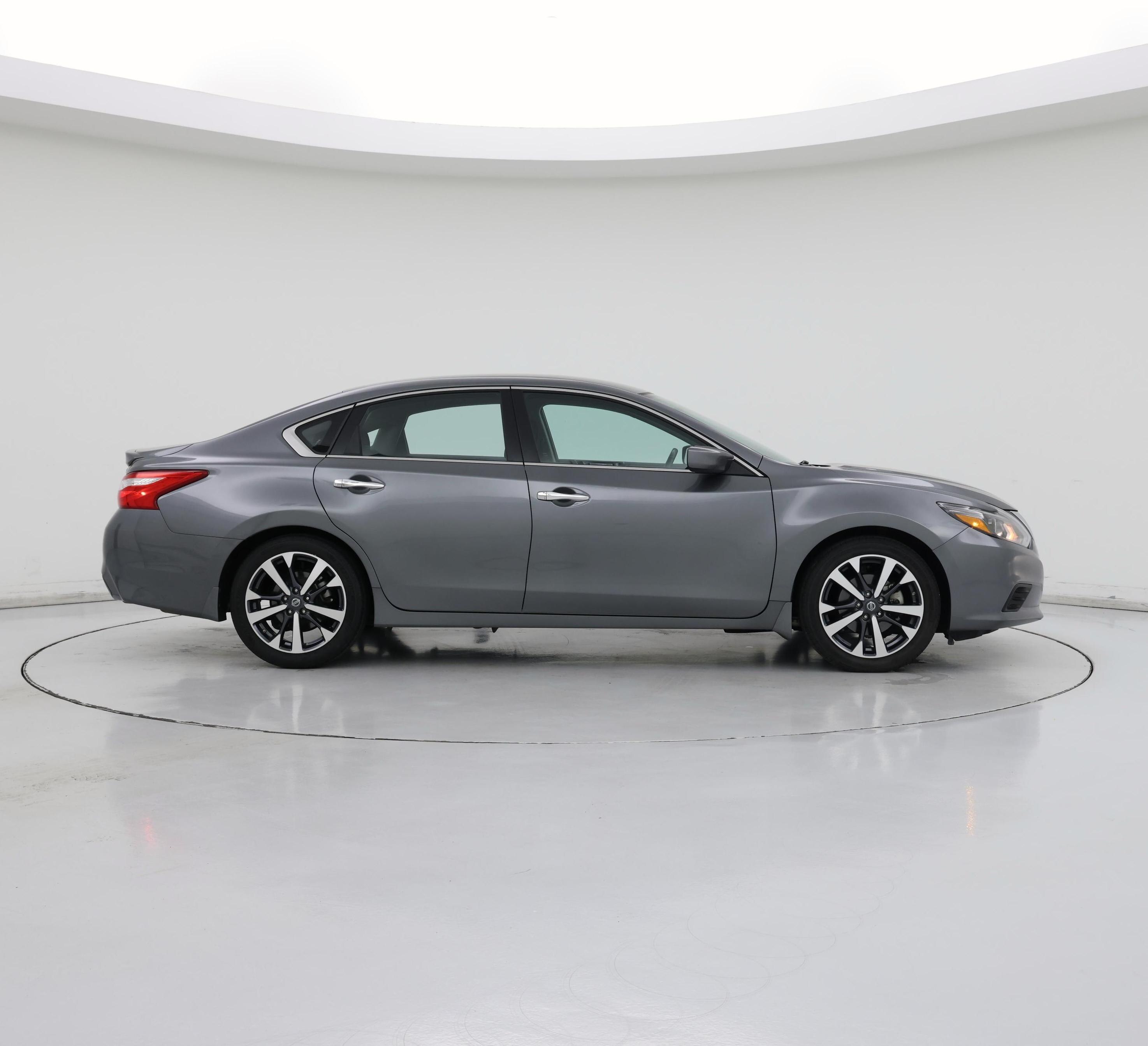 Thumbnail: 2016 Nissan Altima - 7