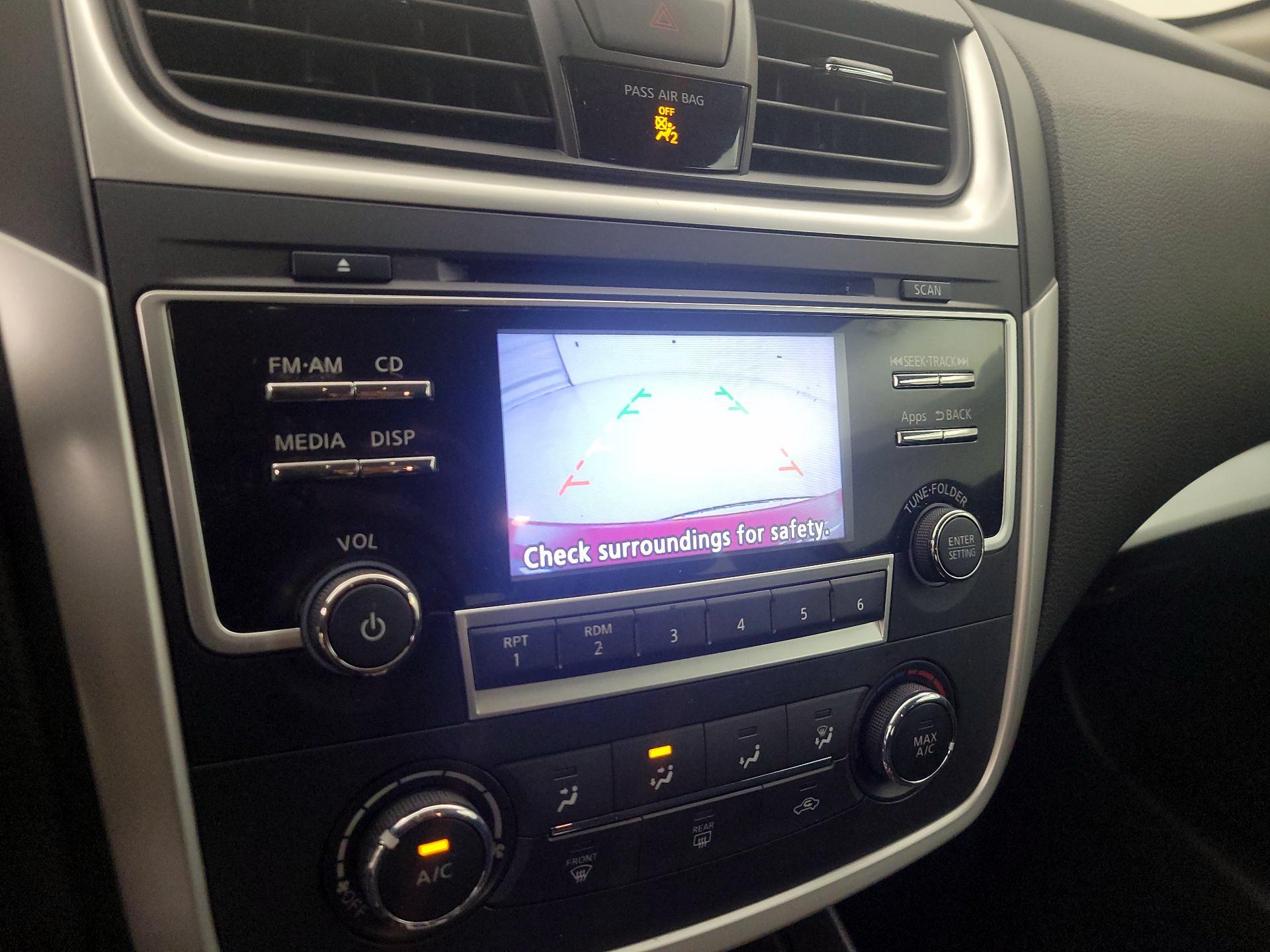 Thumbnail: 2016 Nissan Altima - 14