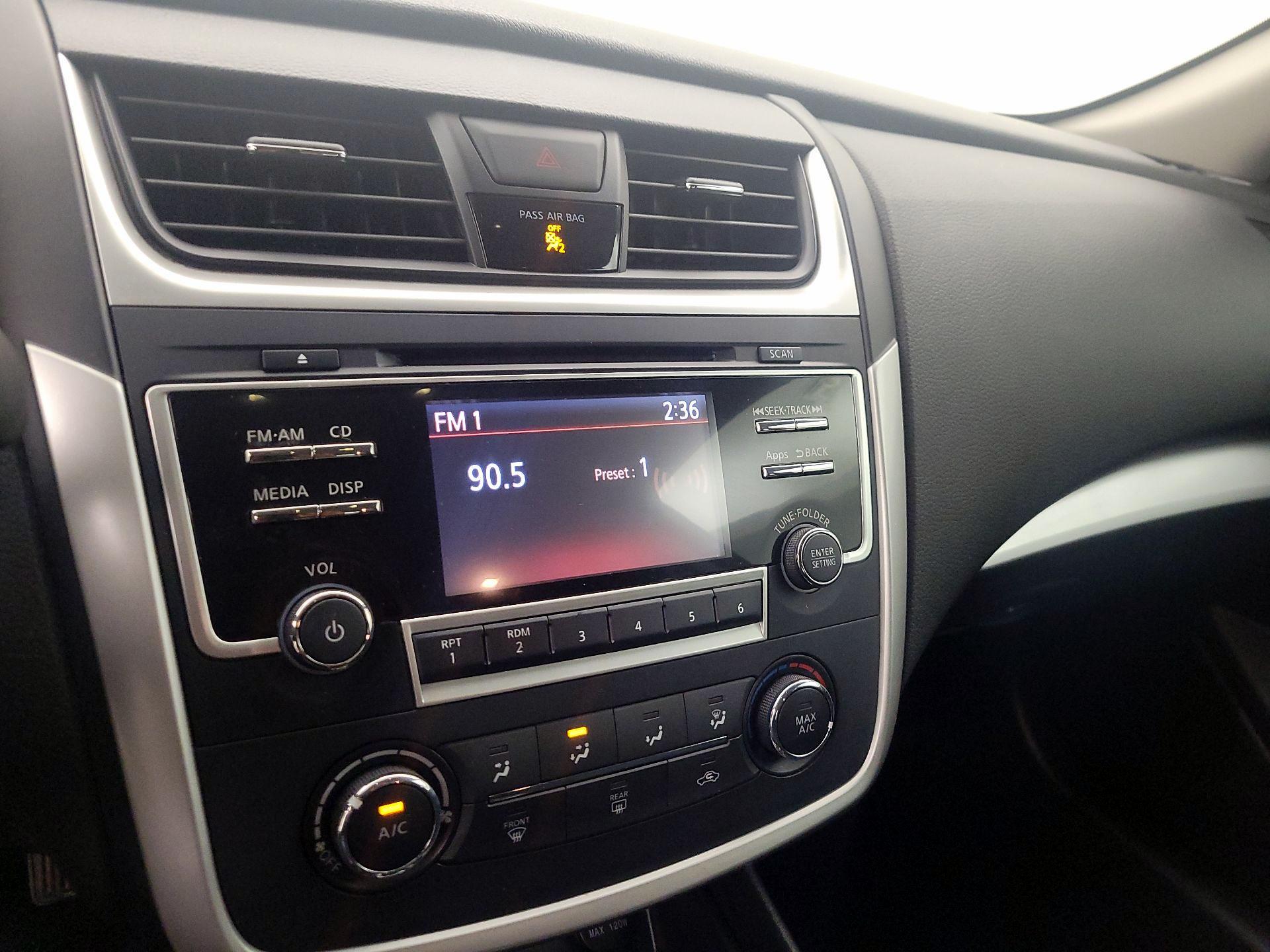 Thumbnail: 2016 Nissan Altima - 15