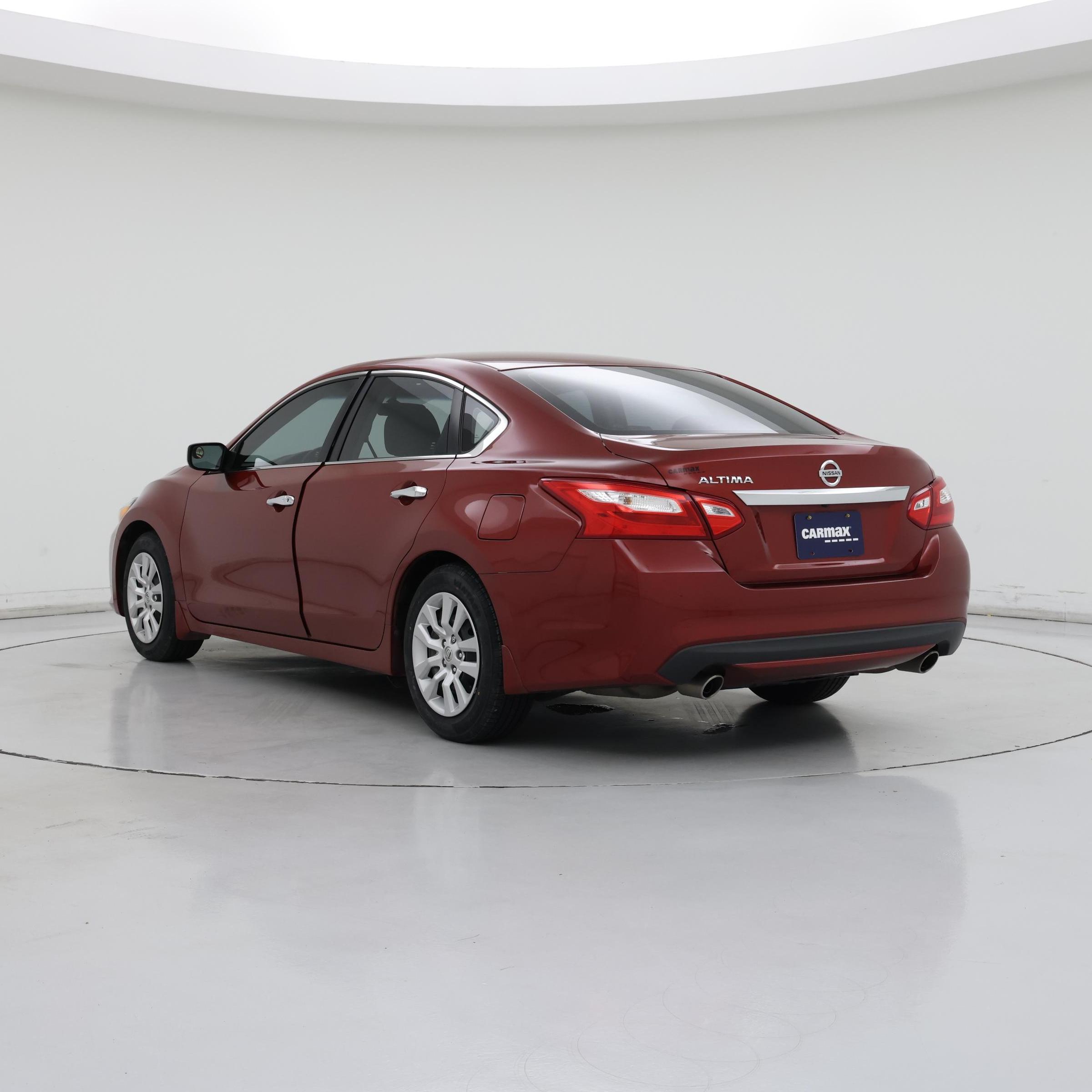 Thumbnail: 2016 Nissan Altima - 2