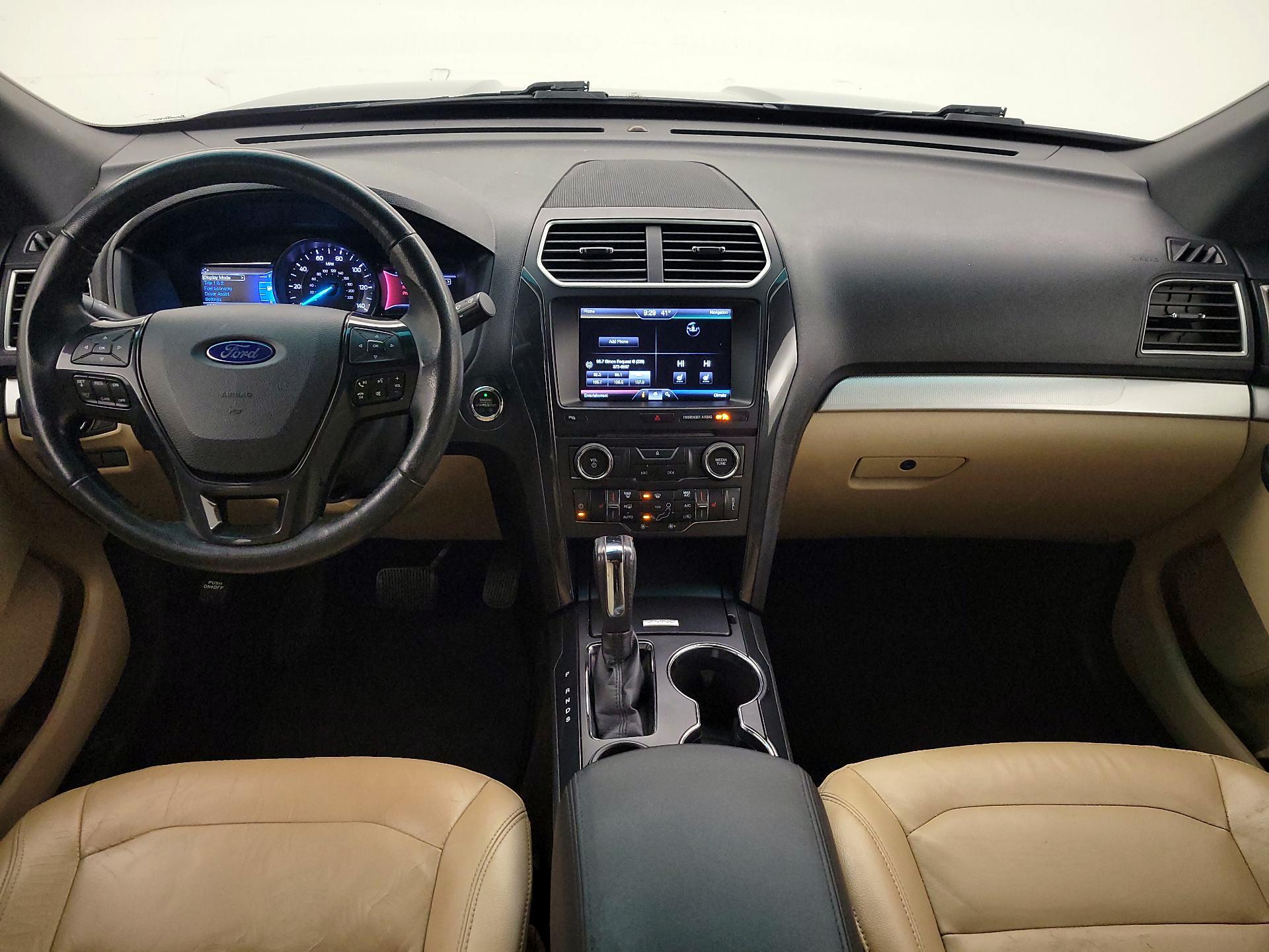 Thumbnail: 2016 Ford Explorer - 9