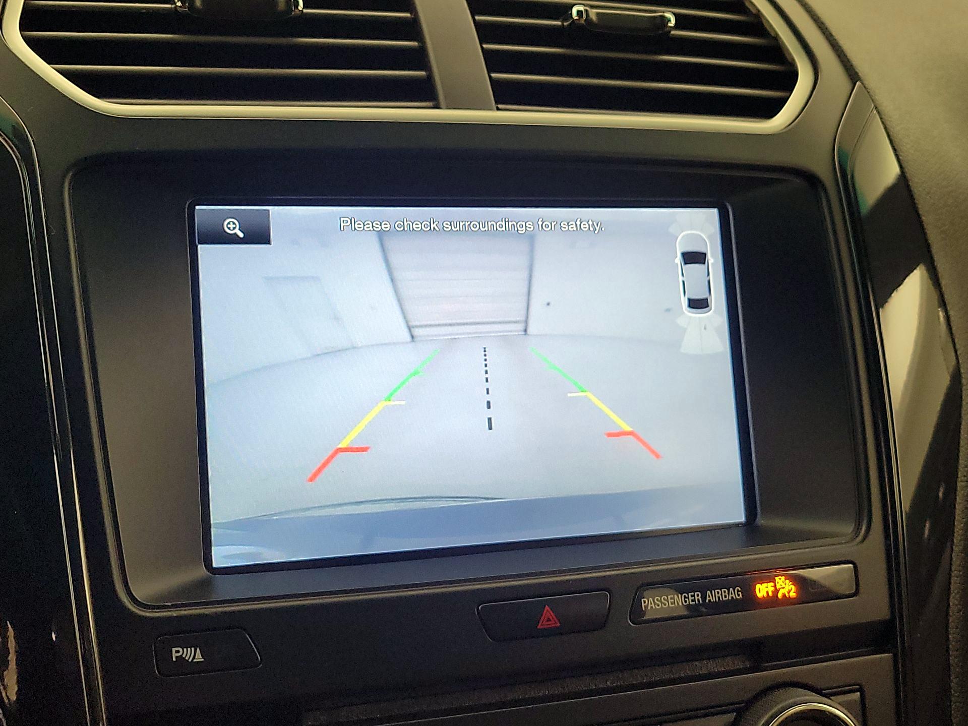 Thumbnail: 2016 Ford Explorer - 14