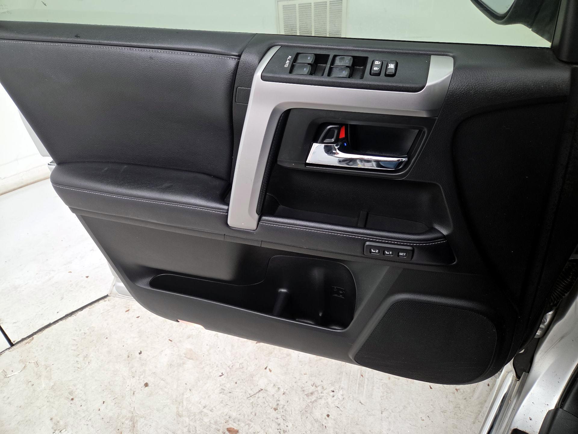 Thumbnail: 2019 Toyota 4Runner - 12