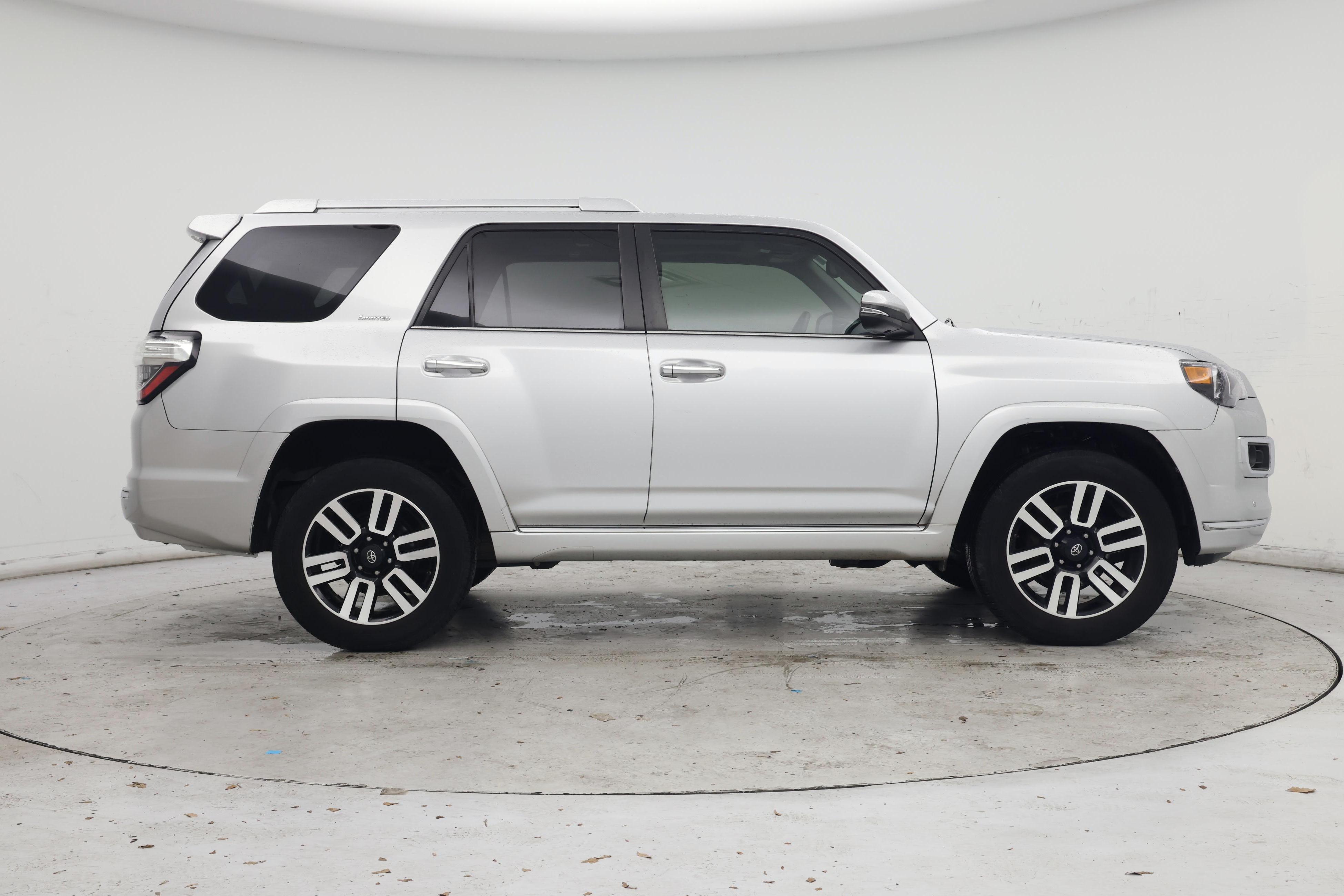 Thumbnail: 2019 Toyota 4Runner - 7